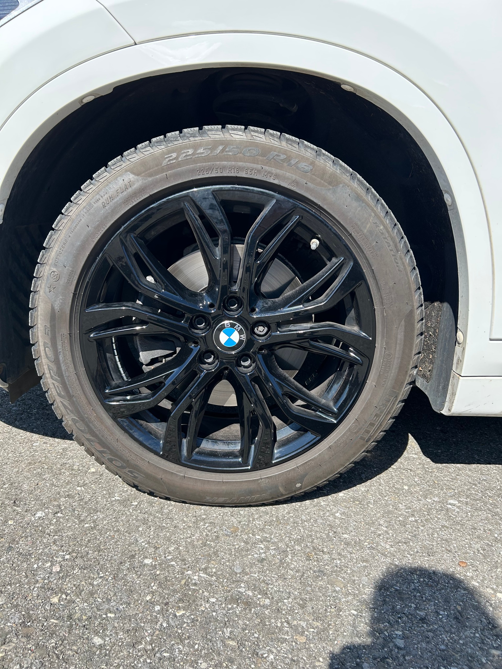 BMW 18d xDrive-image-5
