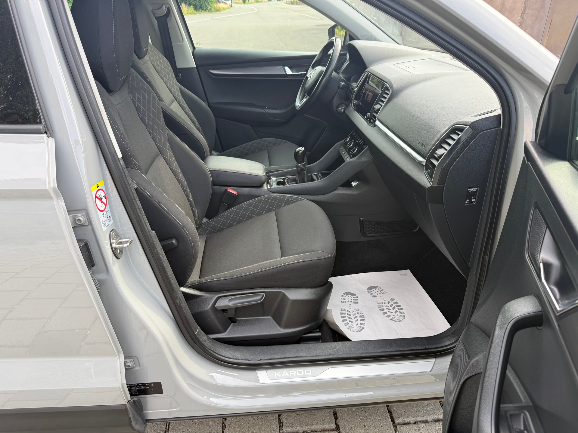 SKODA Karoq 1.0 TSI Ambition-image-11