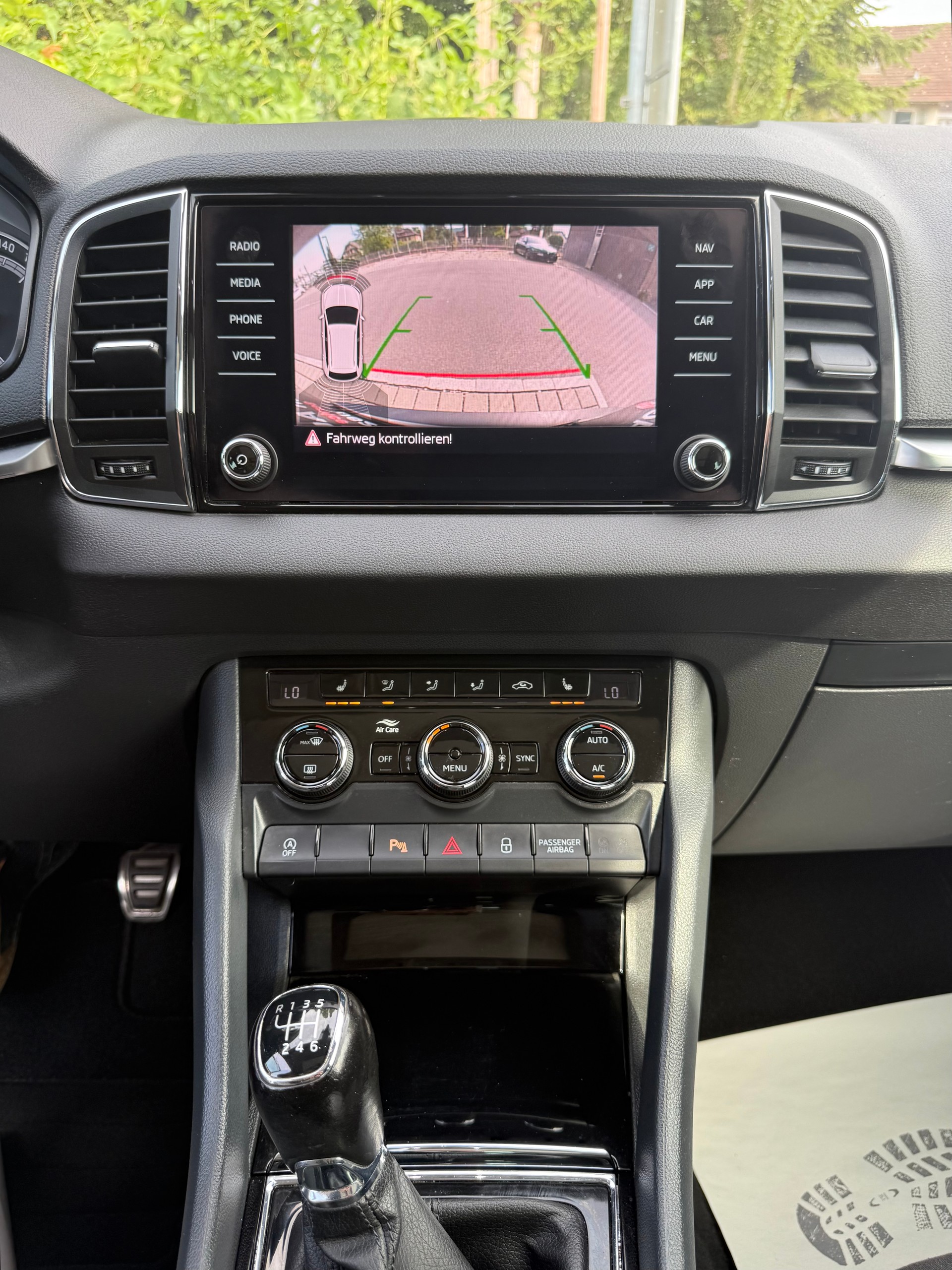 SKODA Karoq 1.0 TSI Ambition-image-7