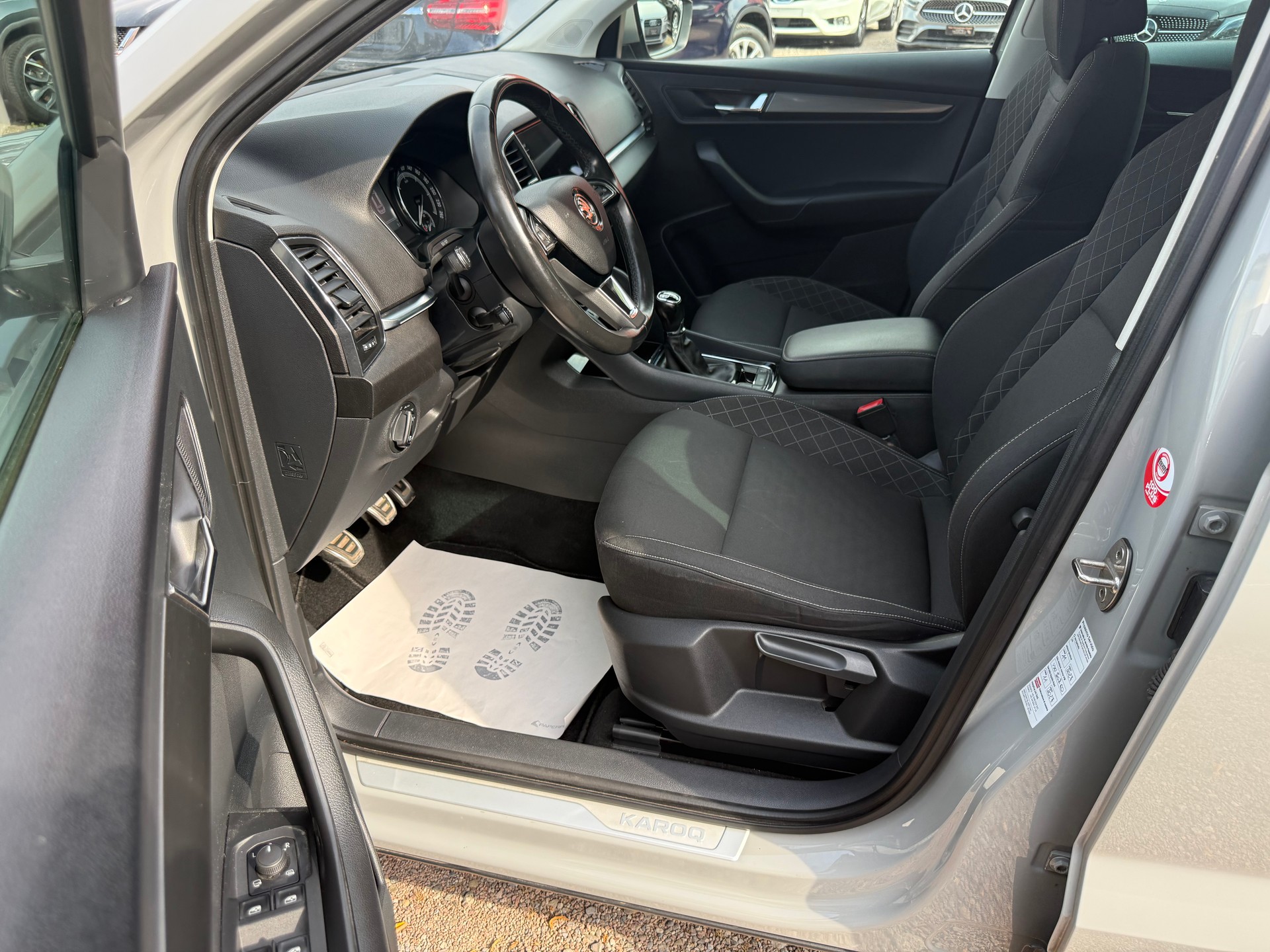 SKODA Karoq 1.0 TSI Ambition-image-10