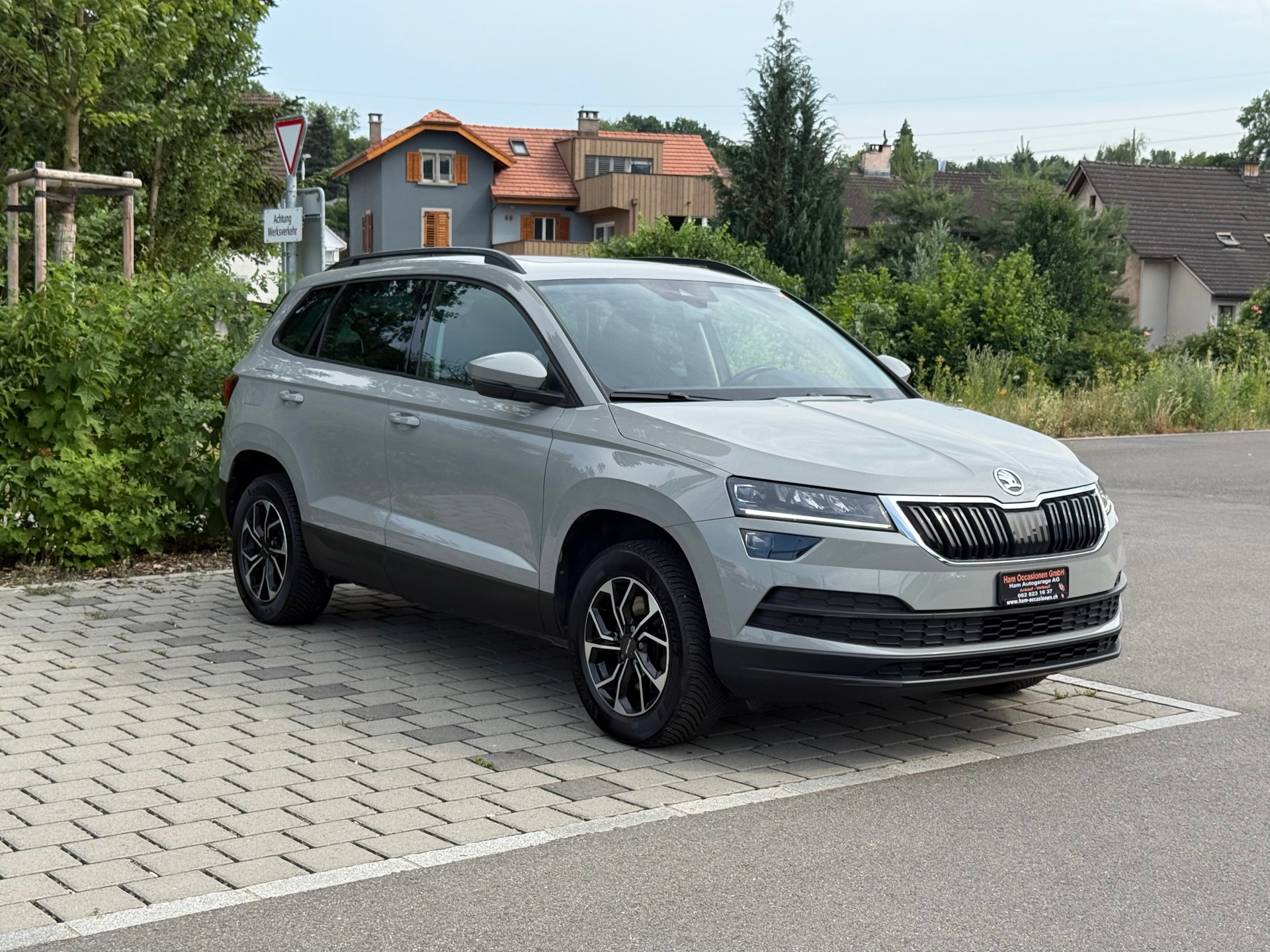 SKODA Karoq 1.0 TSI Ambition-image-4