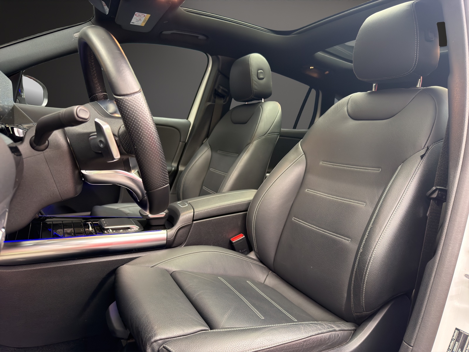 MERCEDES-BENZ GLA 250e AMG Line 8G-DCT-image-8
