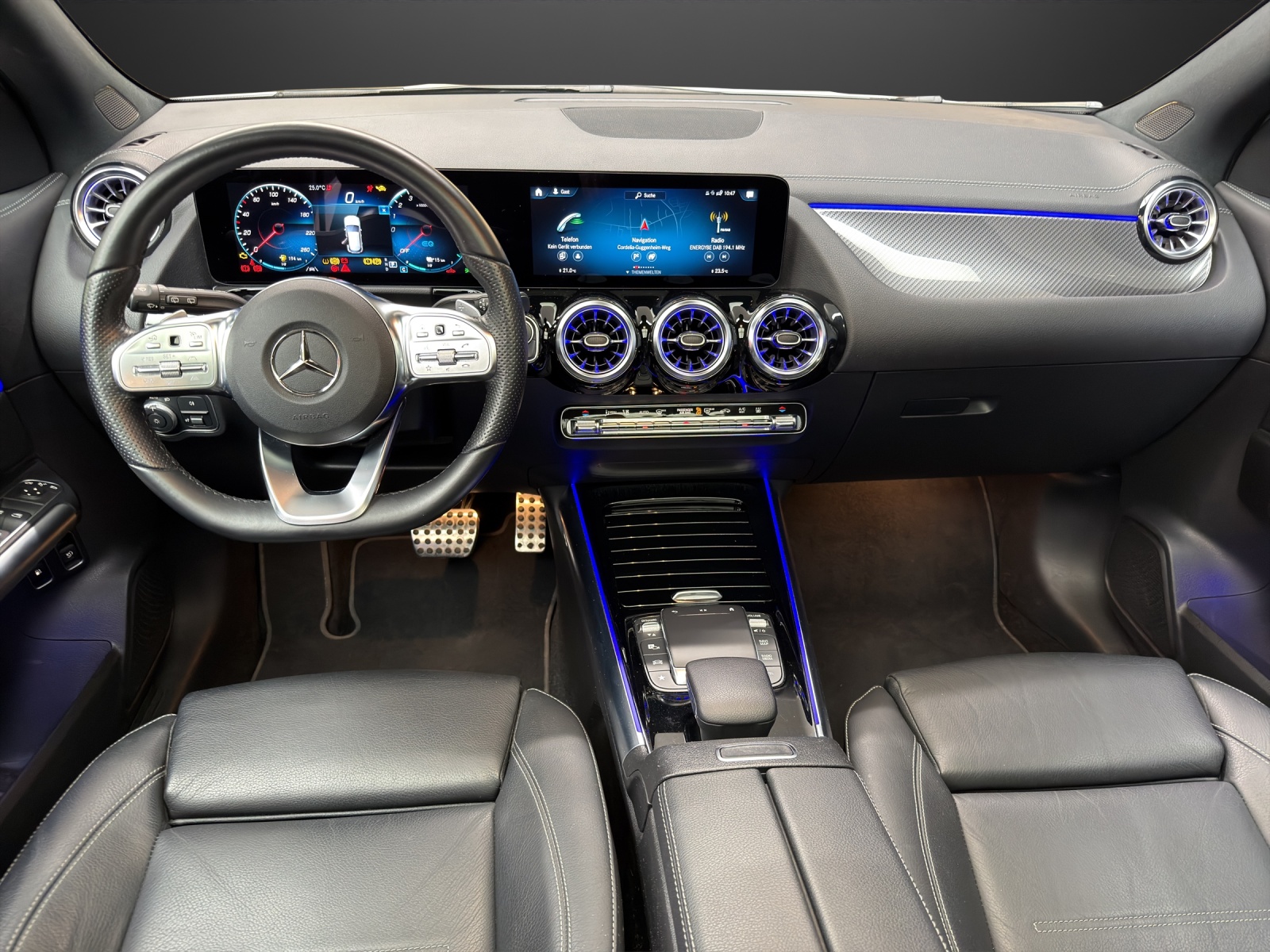 MERCEDES-BENZ GLA 250e AMG Line 8G-DCT-image-5