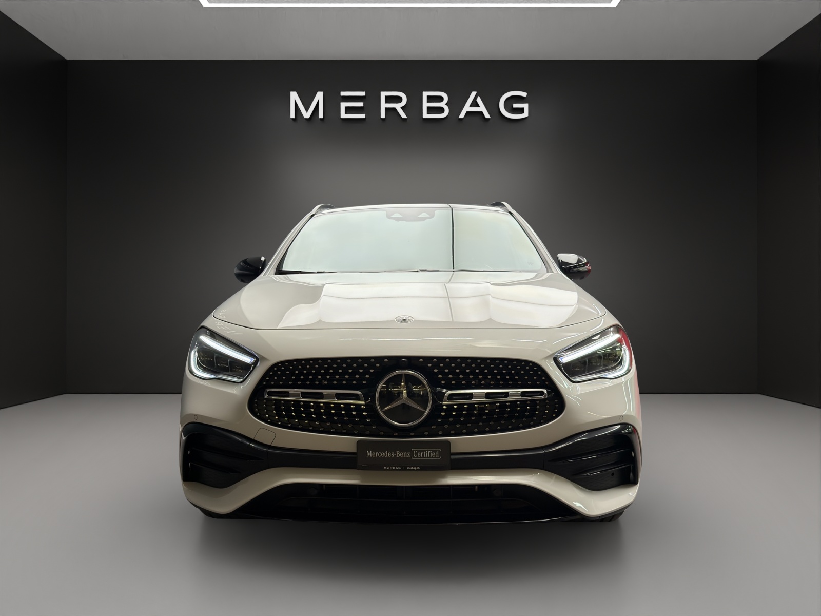 MERCEDES-BENZ GLA 250e AMG Line 8G-DCT-image-1