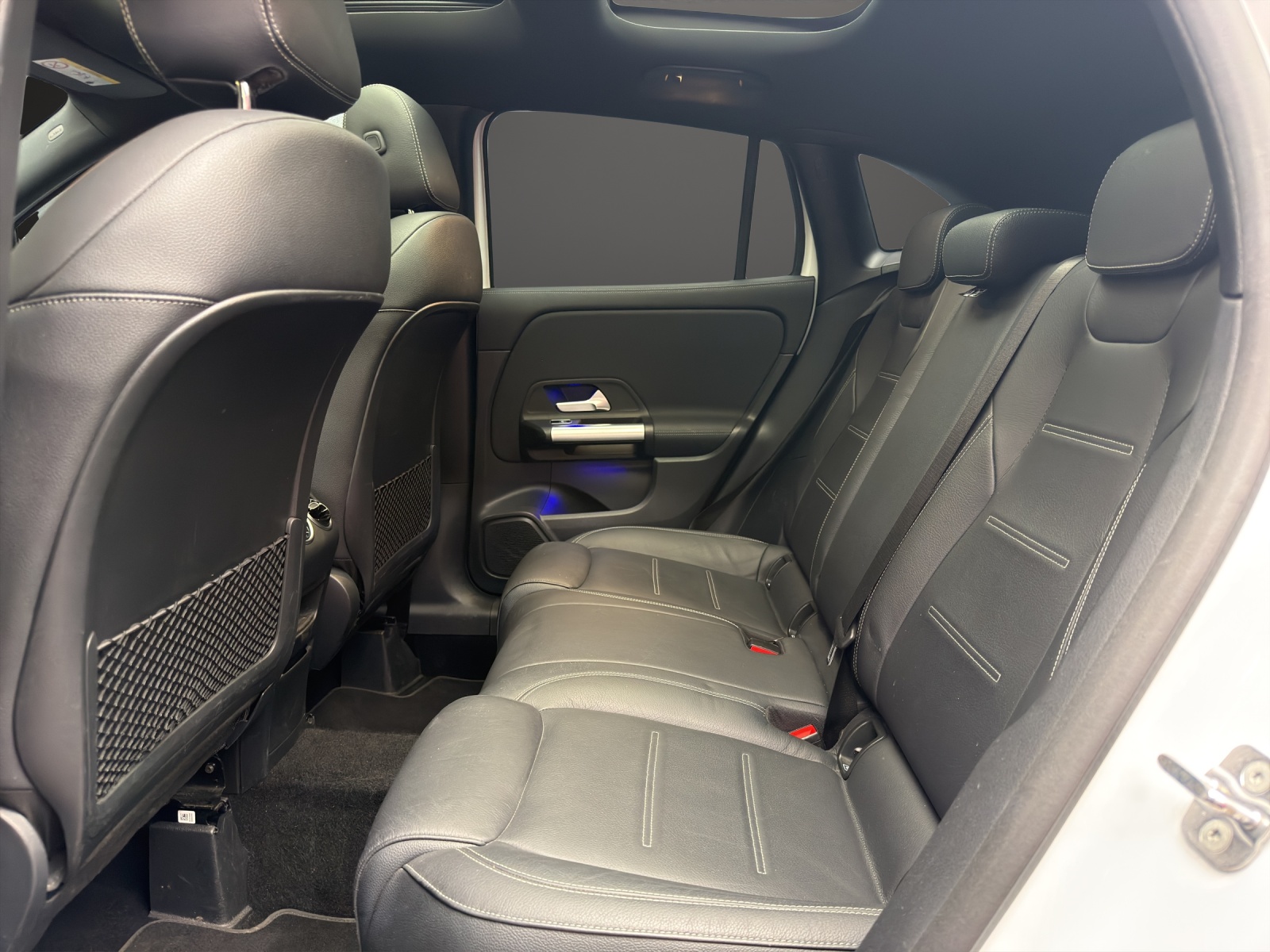 MERCEDES-BENZ GLA 250e AMG Line 8G-DCT-image-9