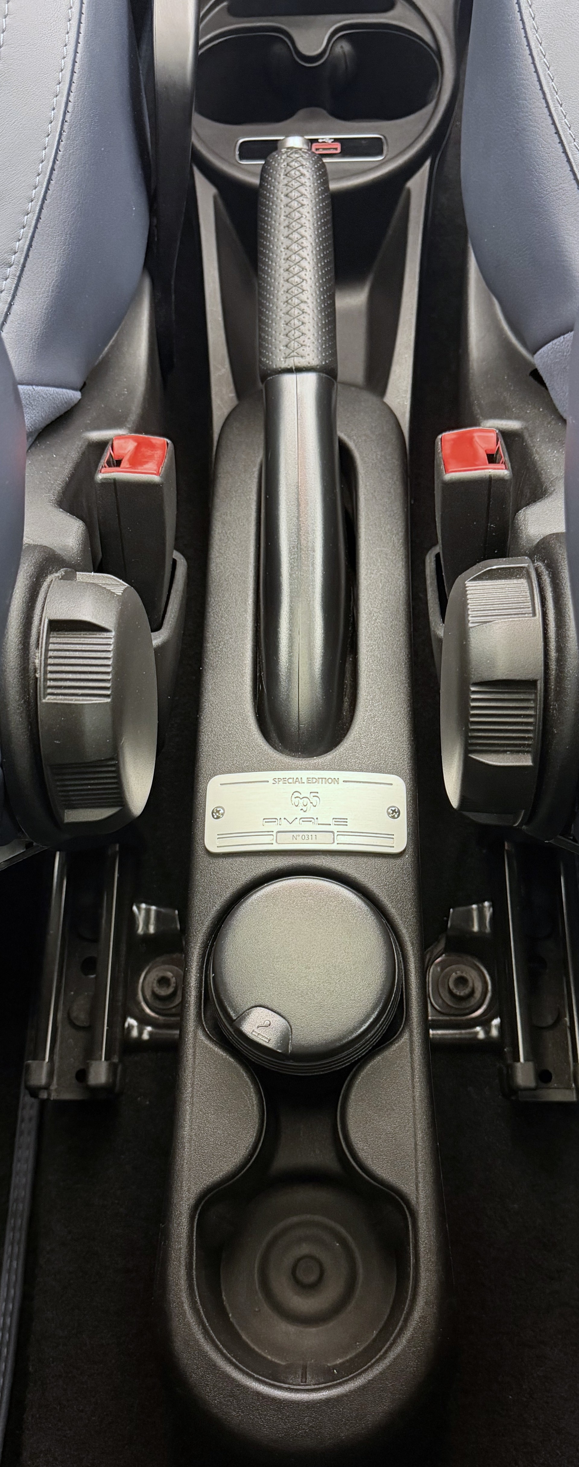 FIAT 695 1.4 16V Turbo Abarth Rivale-image-10