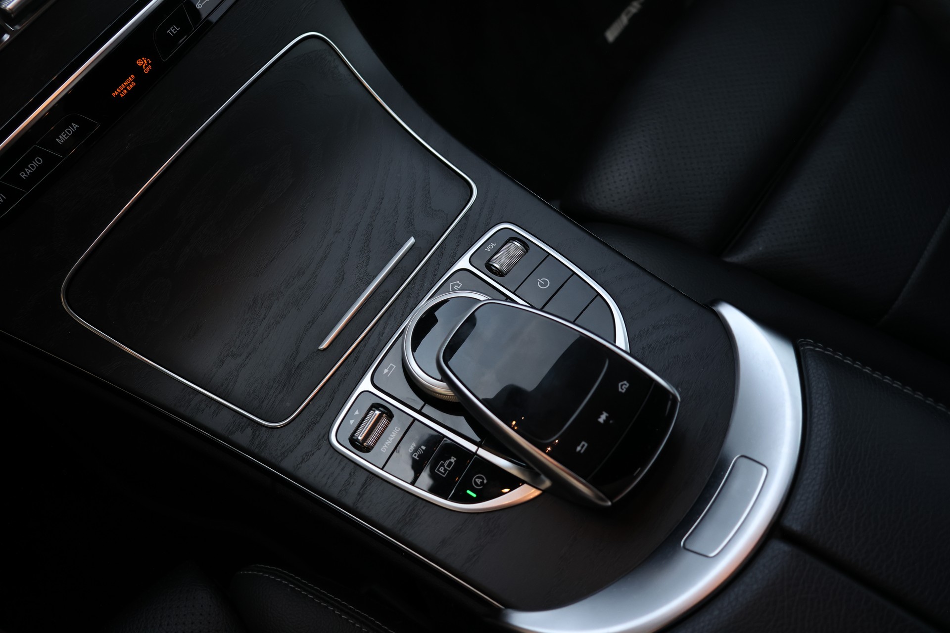 MERCEDES-BENZ C 200 AMG Line 4Matic 9G-Tronic-image-11