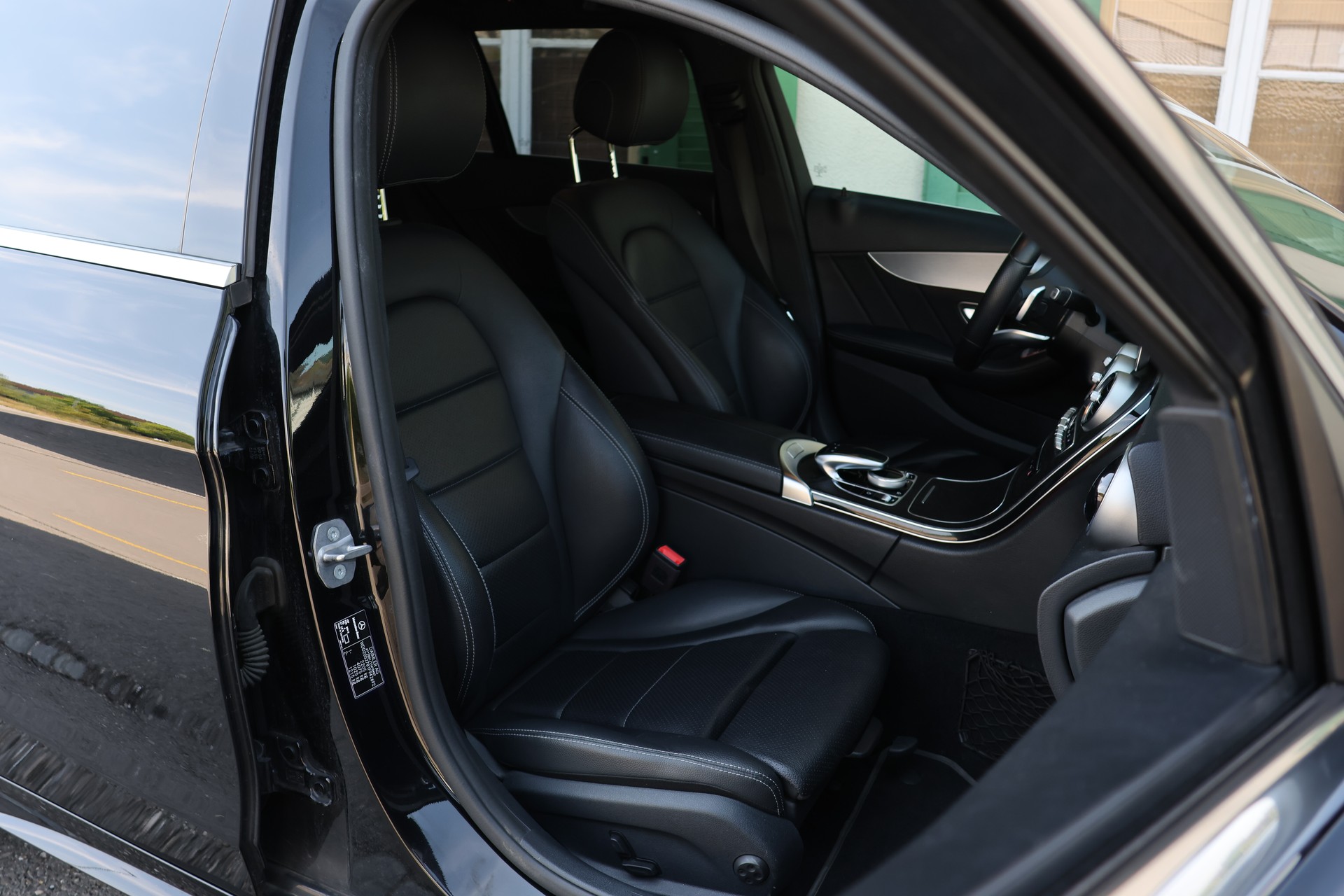 MERCEDES-BENZ C 200 AMG Line 4Matic 9G-Tronic-image-8
