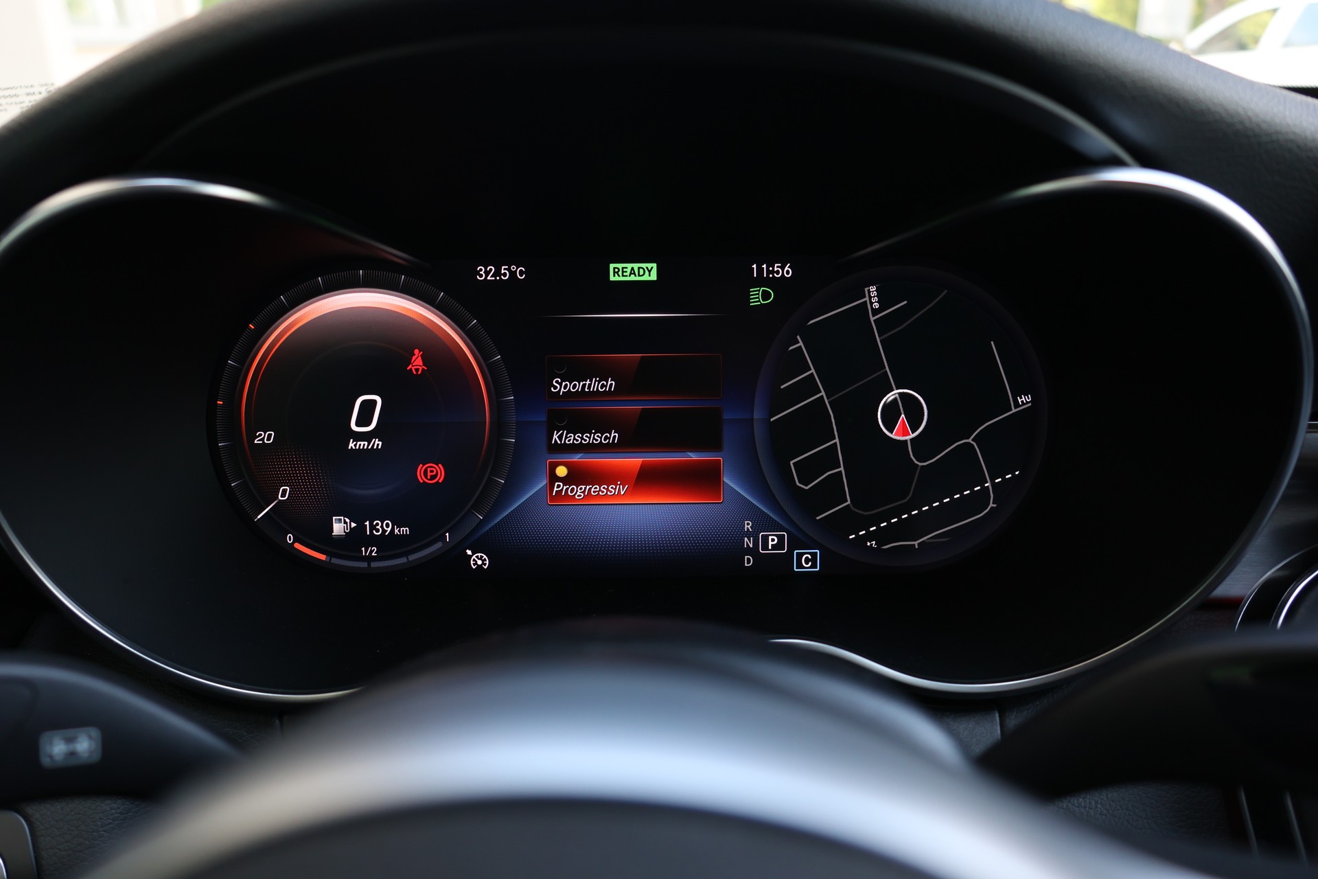 MERCEDES-BENZ C 200 AMG Line 4Matic 9G-Tronic-image-14