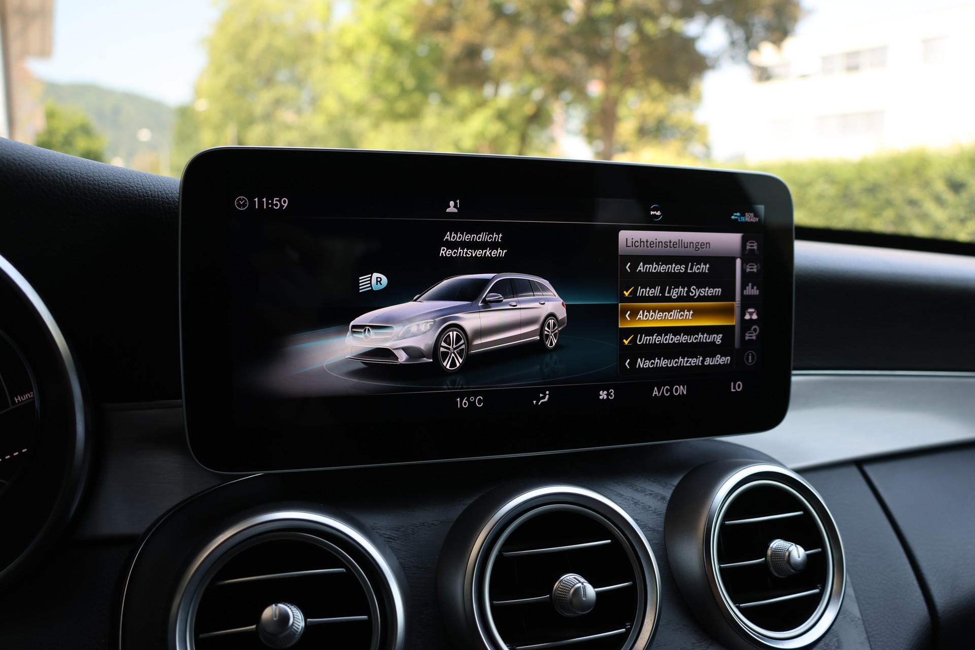 MERCEDES-BENZ C 200 AMG Line 4Matic 9G-Tronic-image-27