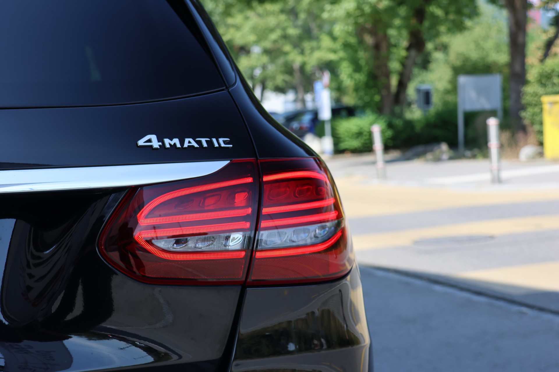 MERCEDES-BENZ C 200 AMG Line 4Matic 9G-Tronic-image-5