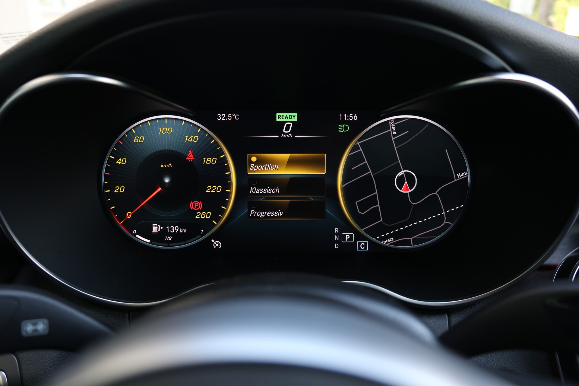 MERCEDES-BENZ C 200 AMG Line 4Matic 9G-Tronic-image-15