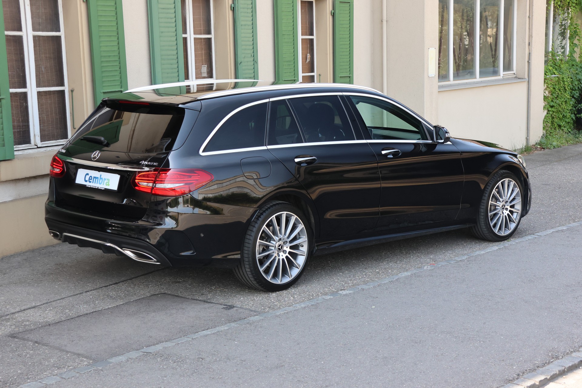 MERCEDES-BENZ C 200 AMG Line 4Matic 9G-Tronic-image-4