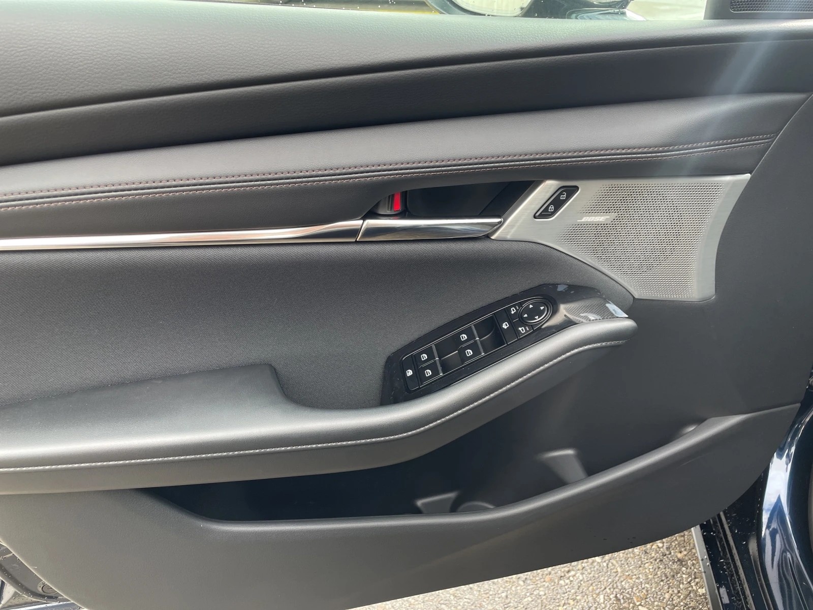 MAZDA 3 Hatchback SKYACTIV-X M Hybrid 186 Homura Automat-image-6