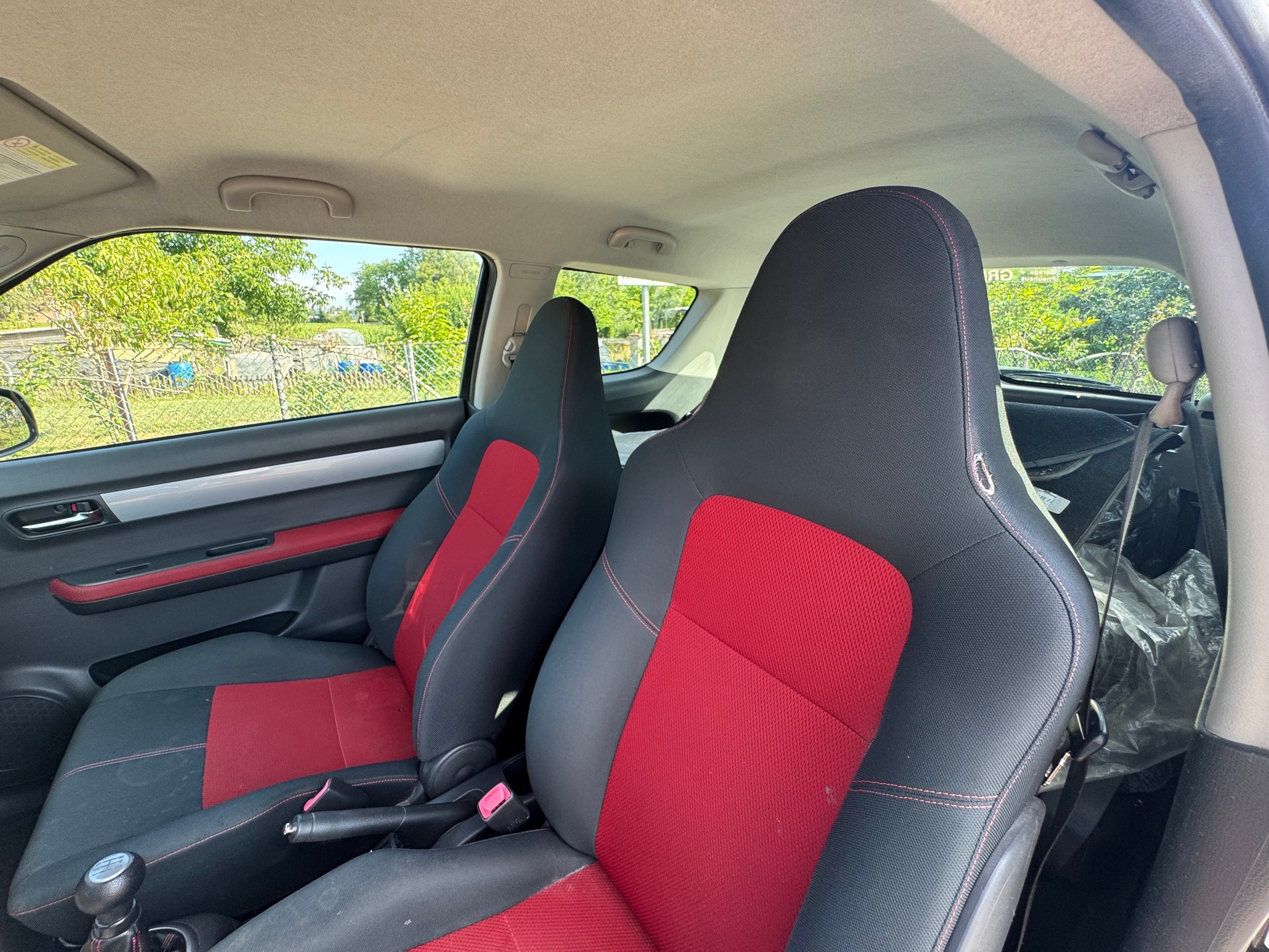SUZUKI Swift 1.6i 16V Sport-image-15