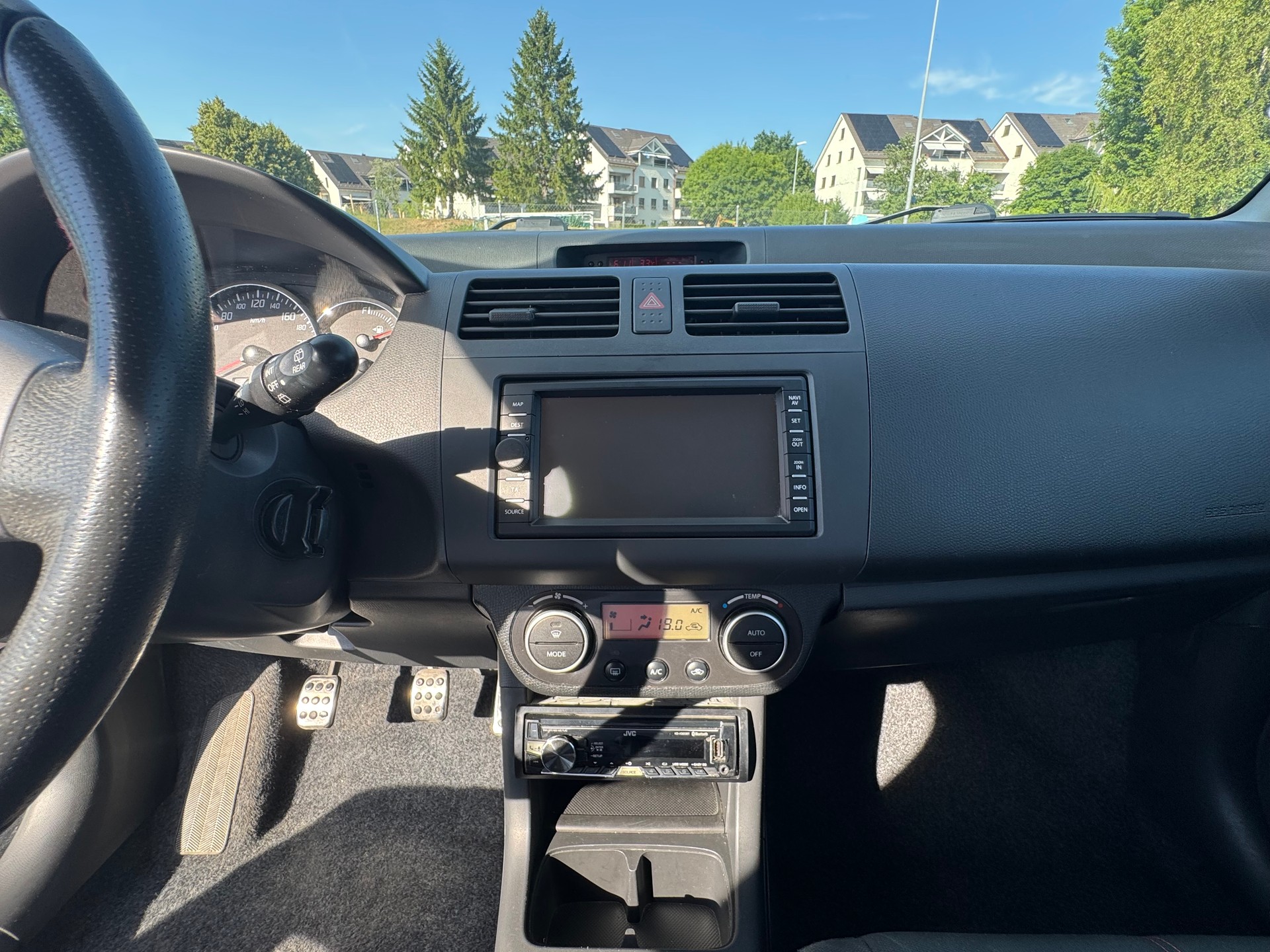 SUZUKI Swift 1.6i 16V Sport-image-10