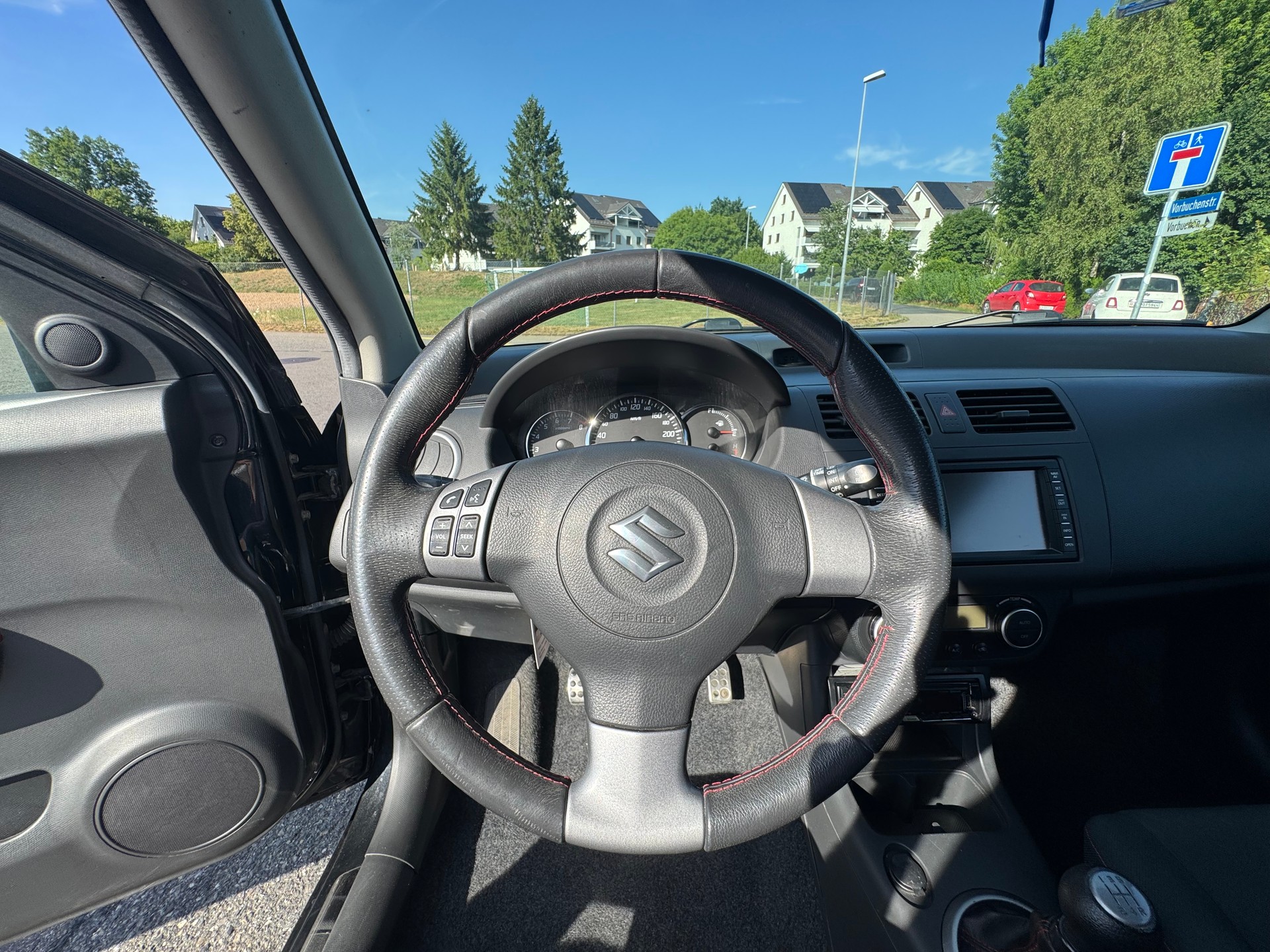 SUZUKI Swift 1.6i 16V Sport-image-12