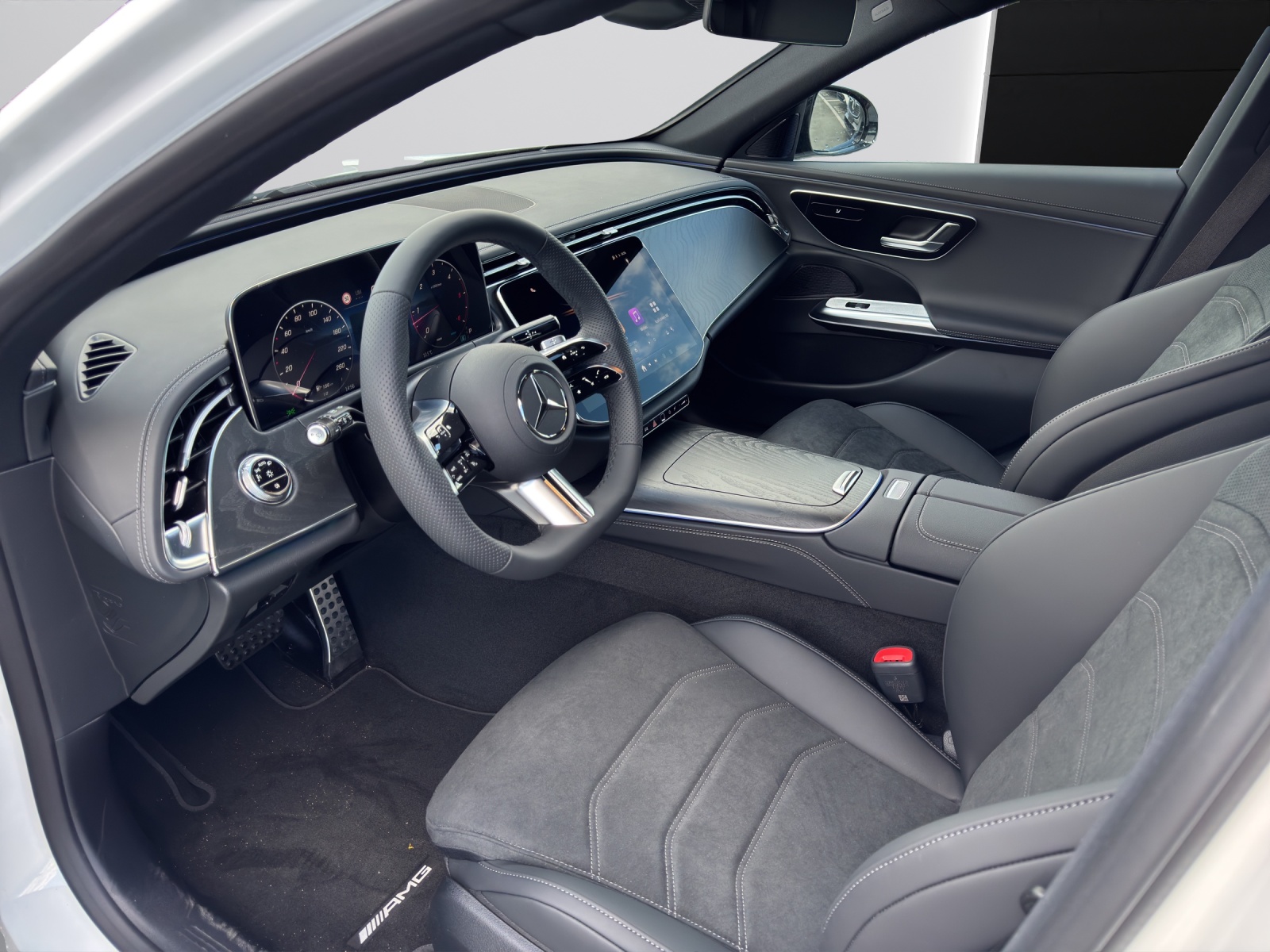 MERCEDES-BENZ E 220 d T 4Matic 9G-Tronic-image-9