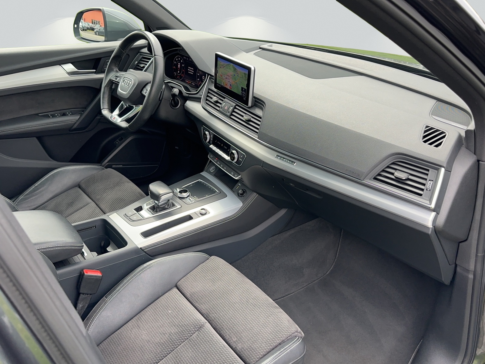 AUDI Q5 45 TFSI sport quattro S-tronic-image-7