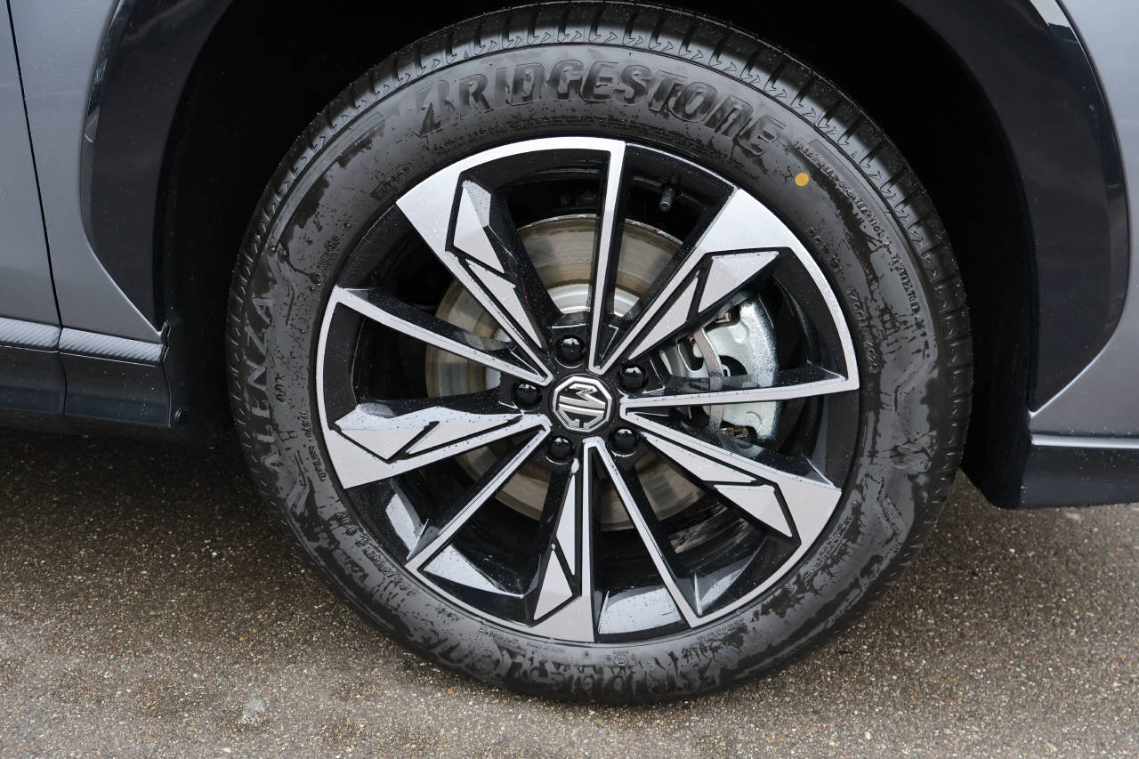 MG HS 1.5 Hybrid Luxury-image-8
