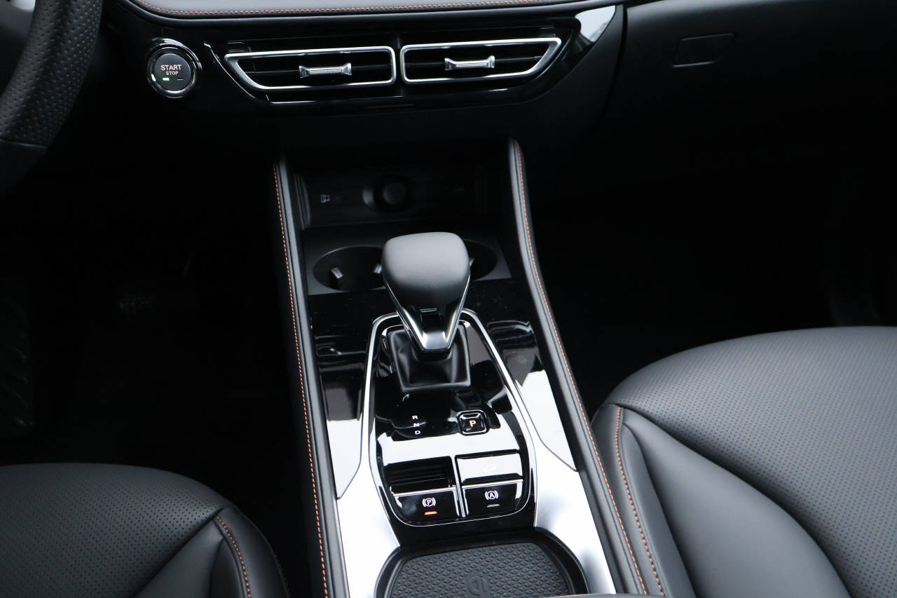 MG HS 1.5 Hybrid Luxury-image-14