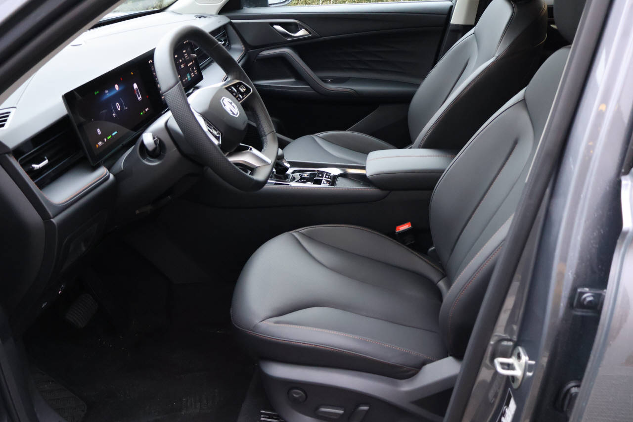 MG HS 1.5 Hybrid Luxury-image-10