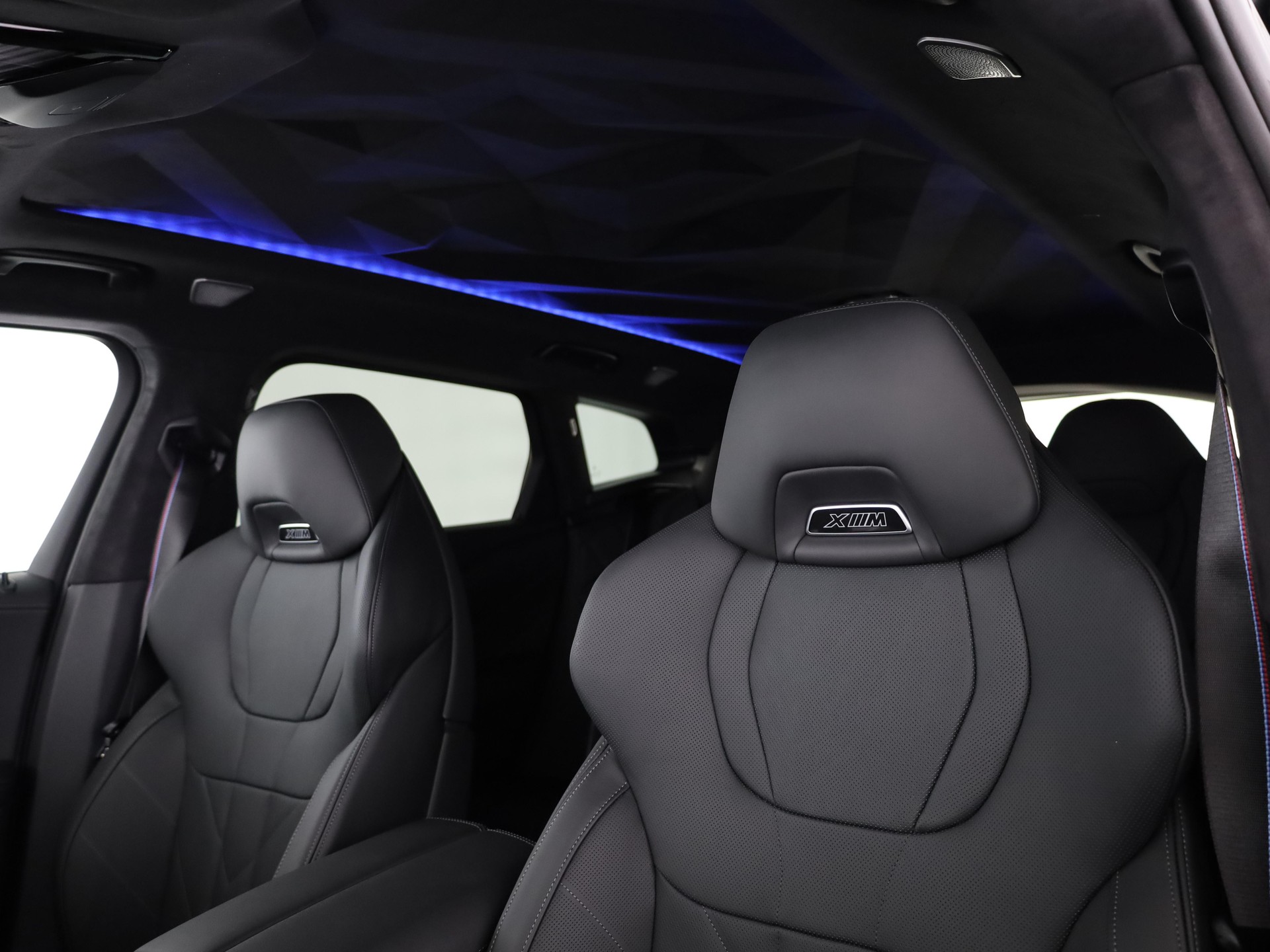 BMW XM 50e Plug-in Hybrid-image-11