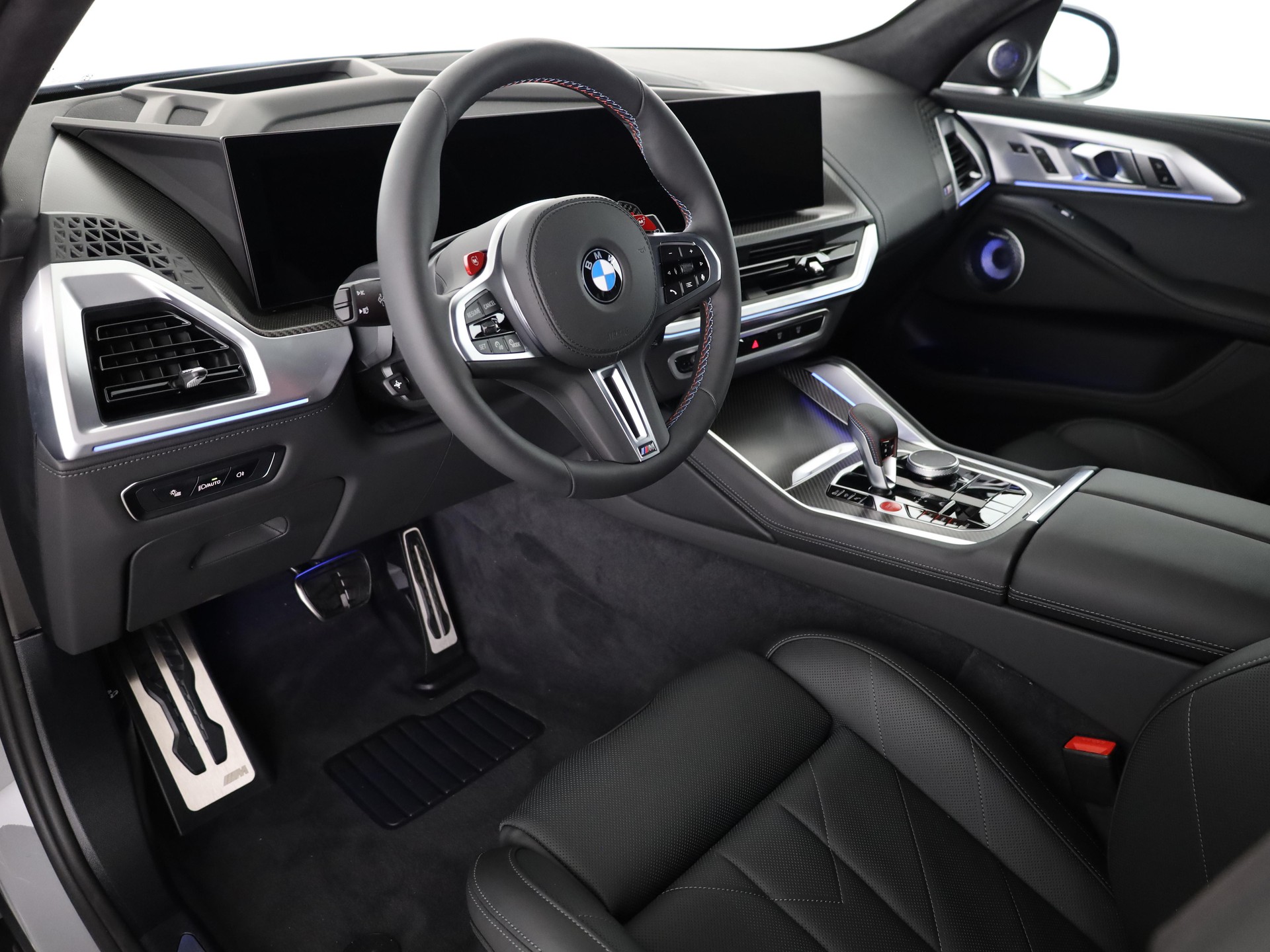 BMW XM 50e Plug-in Hybrid-image-12