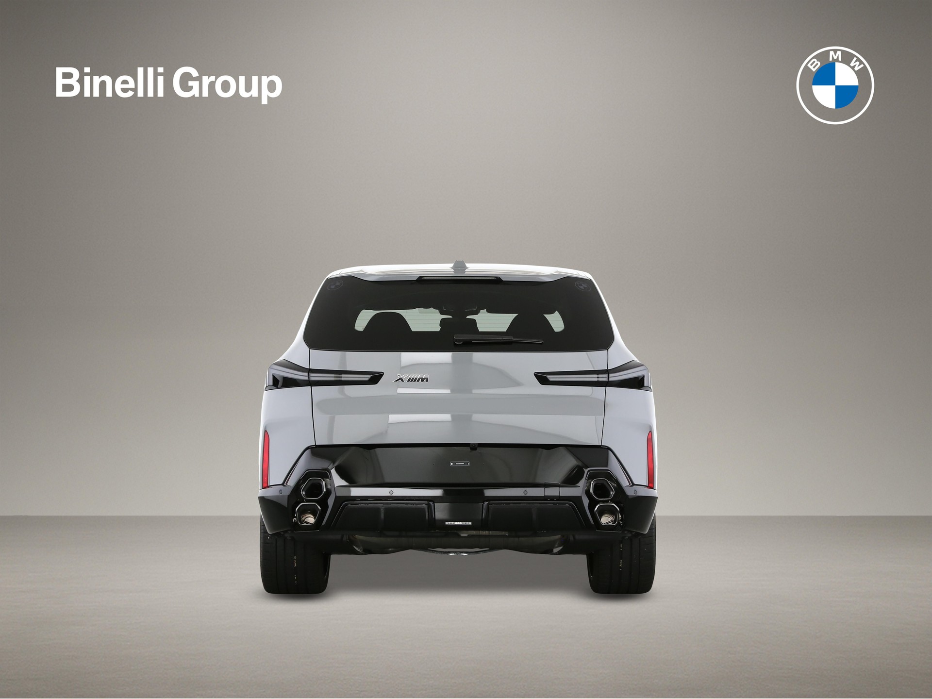 BMW XM 50e Plug-in Hybrid-showroom-element-3