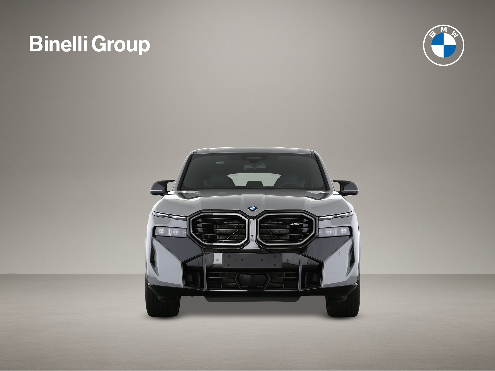 BMW XM 50e Plug-in Hybrid-showroom-element-2