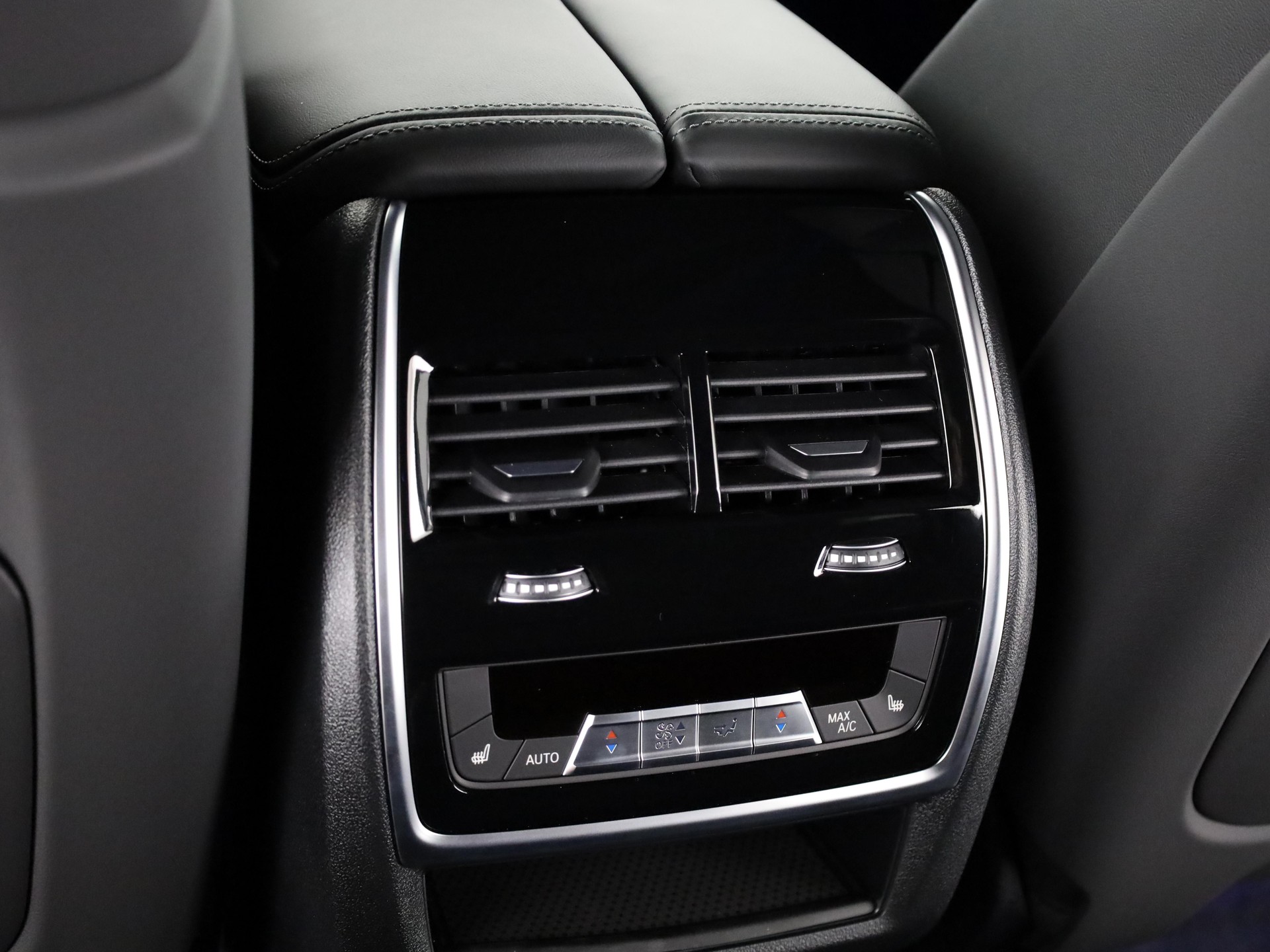 BMW XM 50e Plug-in Hybrid-image-21