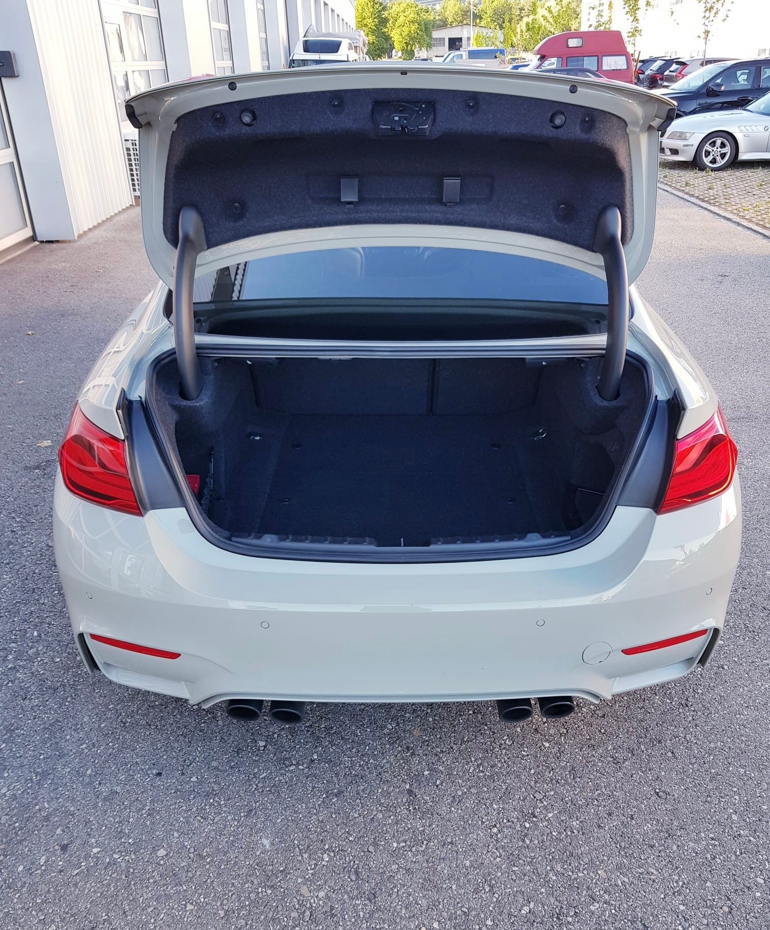 BMW M4 COUPE Leasing Finanzierung Möglich-image-6