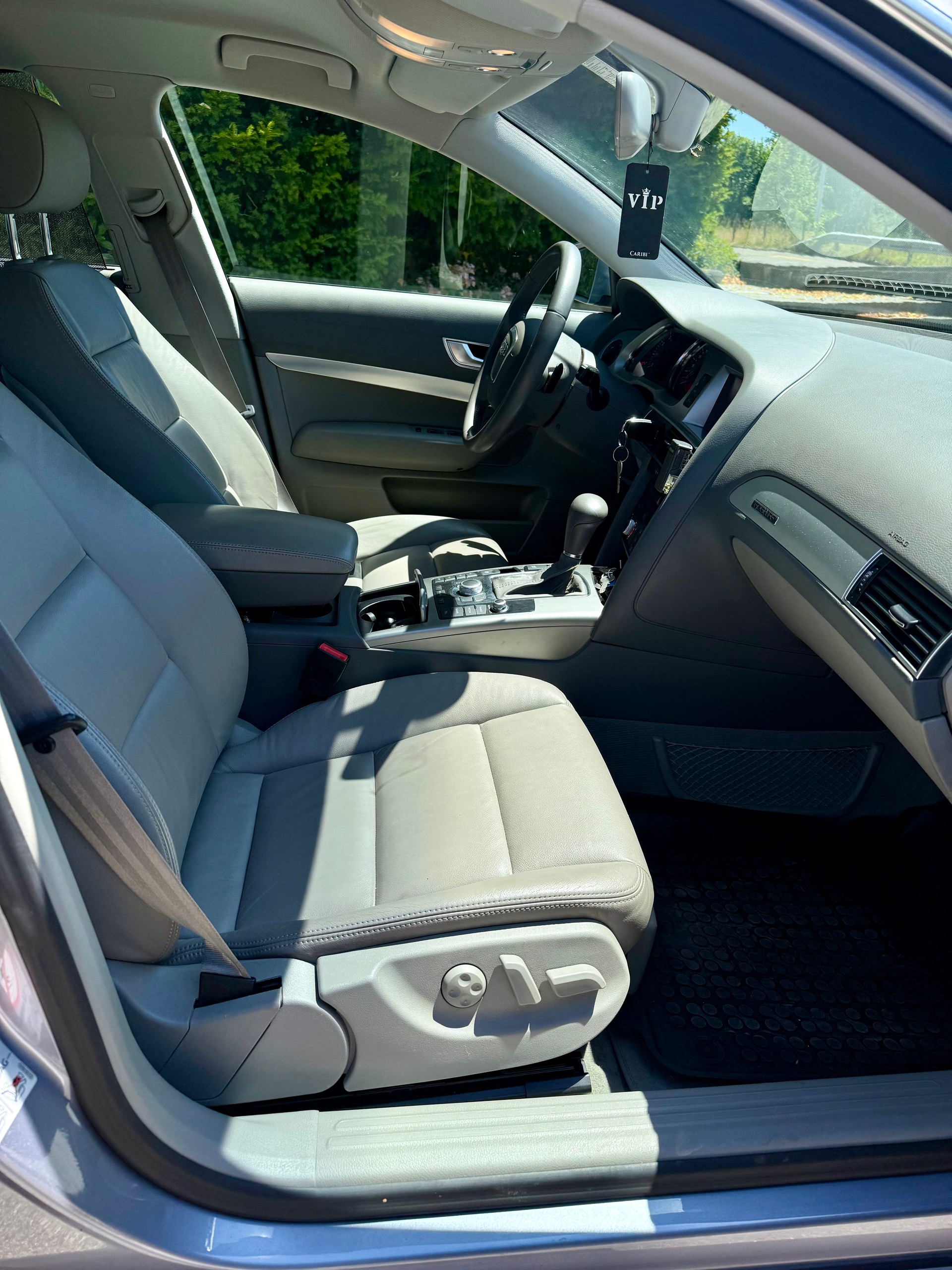 AUDI A6 Limousine 3.2 V6 FSI quattro-image-8