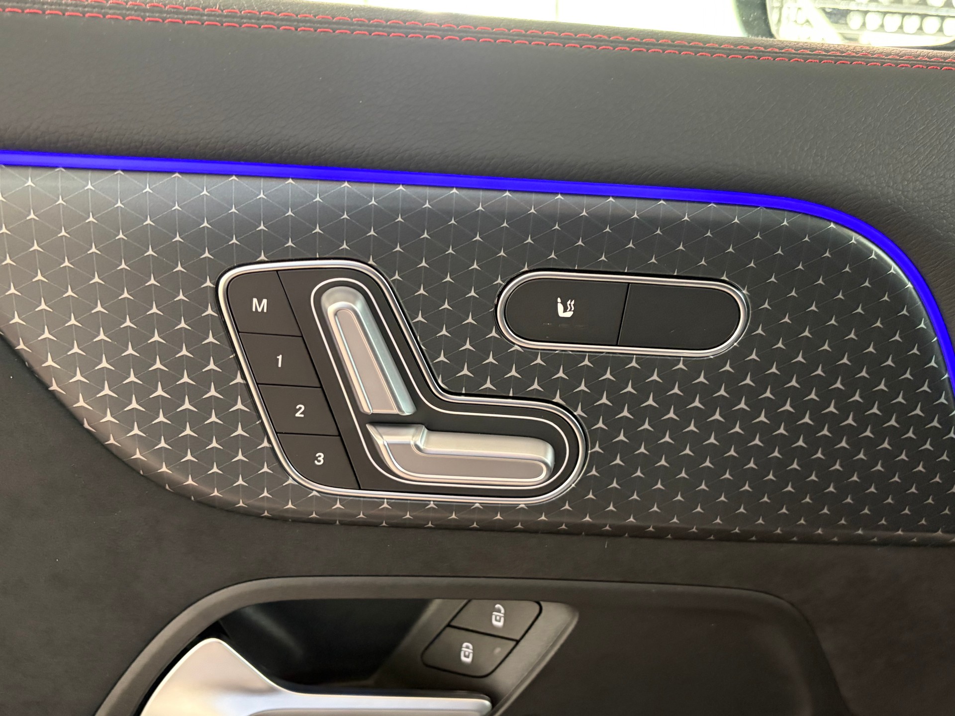 MERCEDES-BENZ EQA 300 66,5kWh 4Matic Excellence-image-9