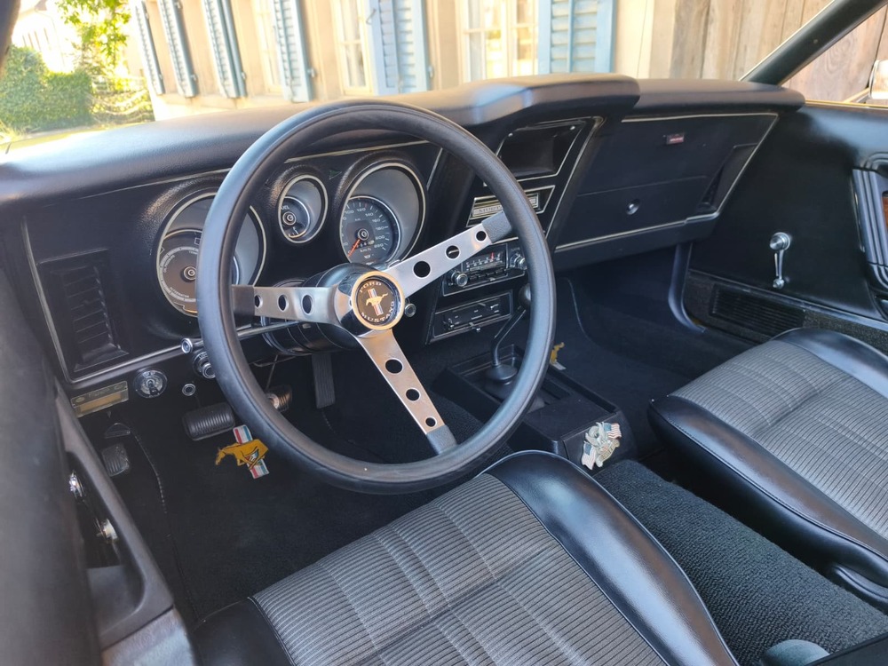 FORD Mustang-image-10