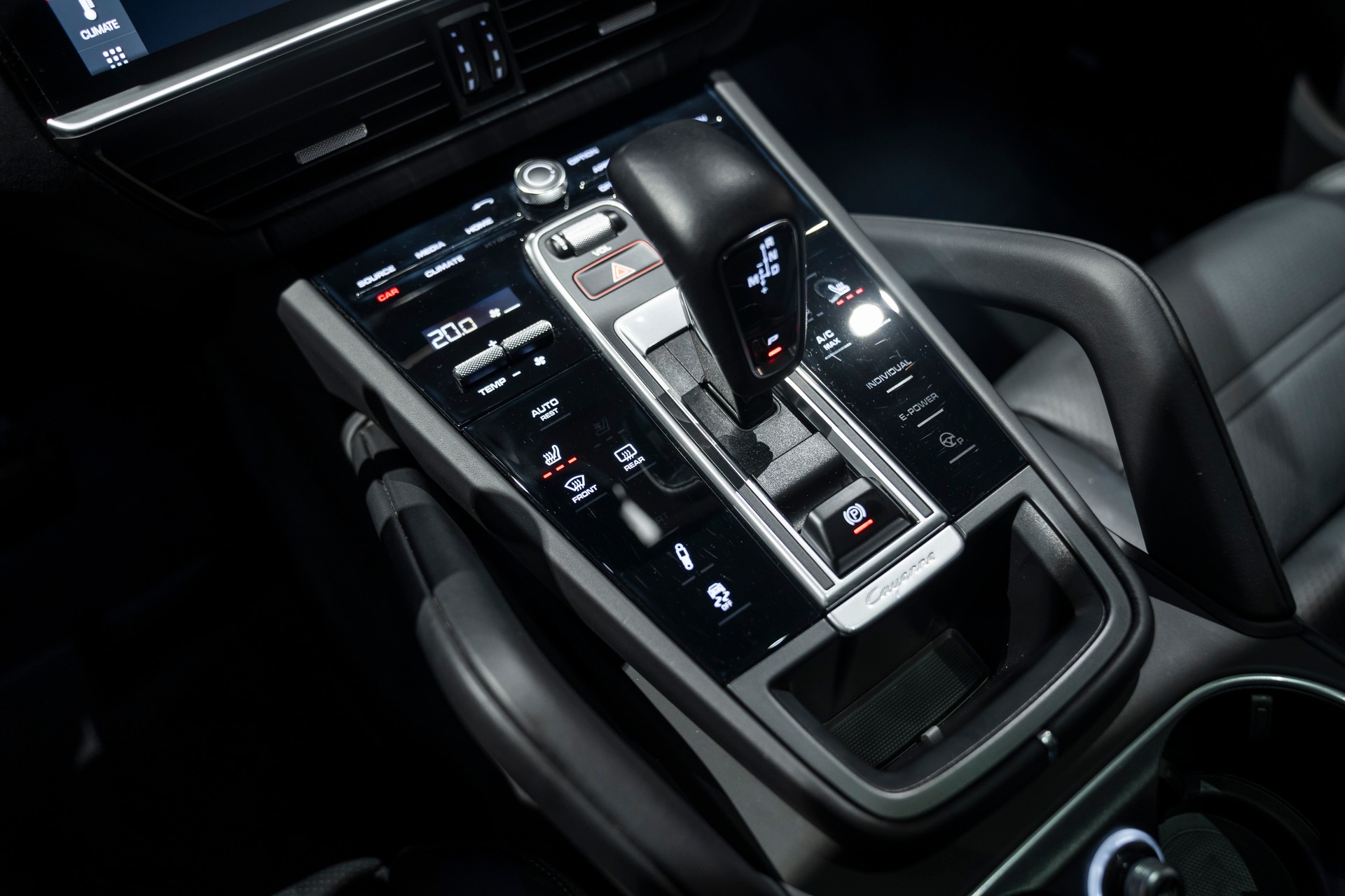 PORSCHE Cayenne-image-10