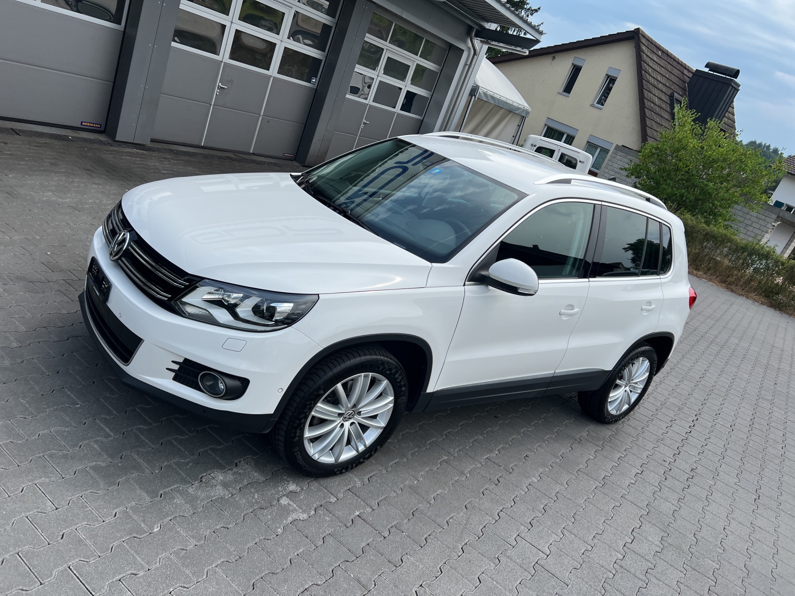 VW Tiguan 2.0 TDI BlueMotion Sport&Style 4Motion DSG-image-13