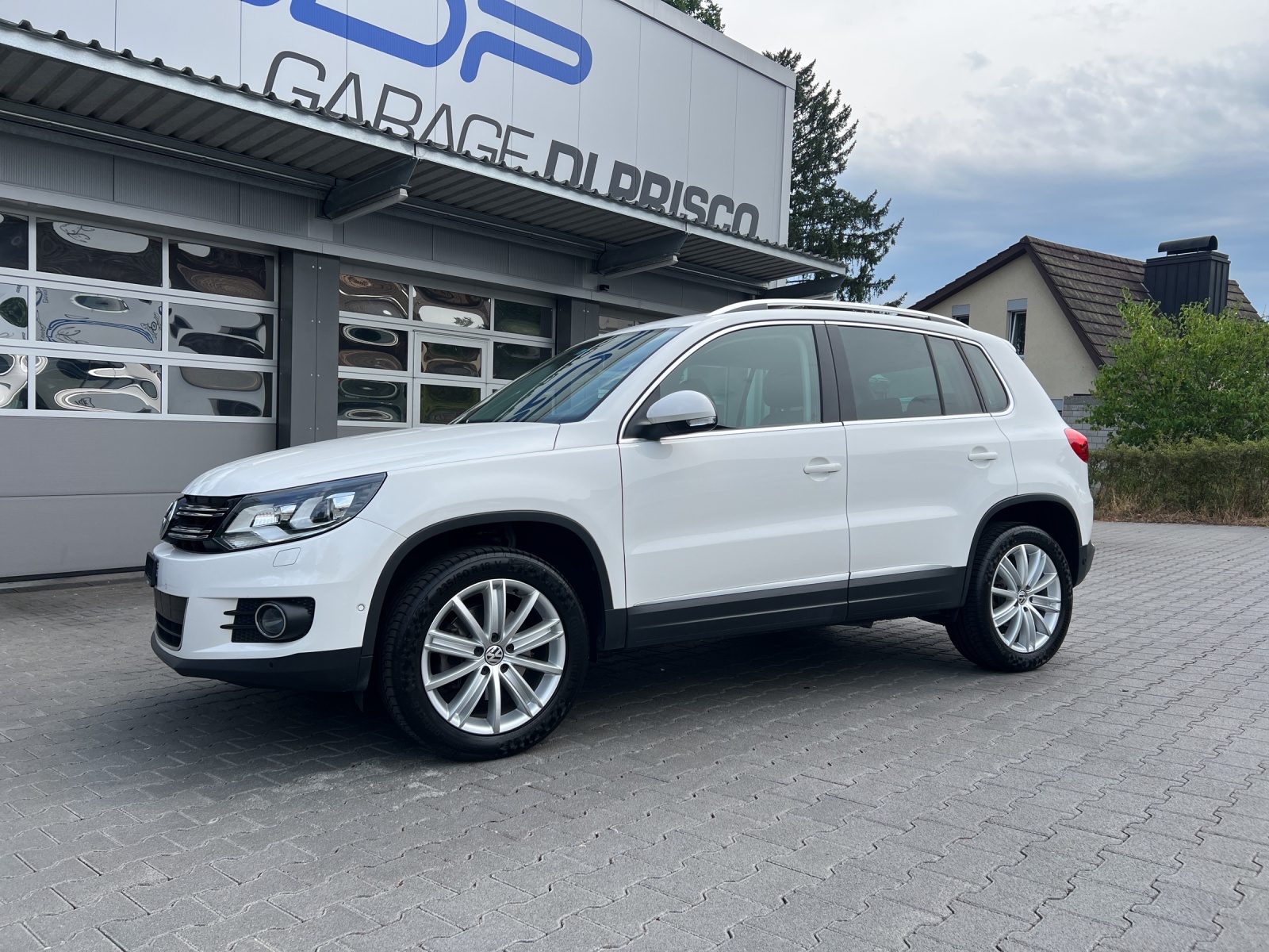 VW Tiguan 2.0 TDI BlueMotion Sport&Style 4Motion DSG-image-0