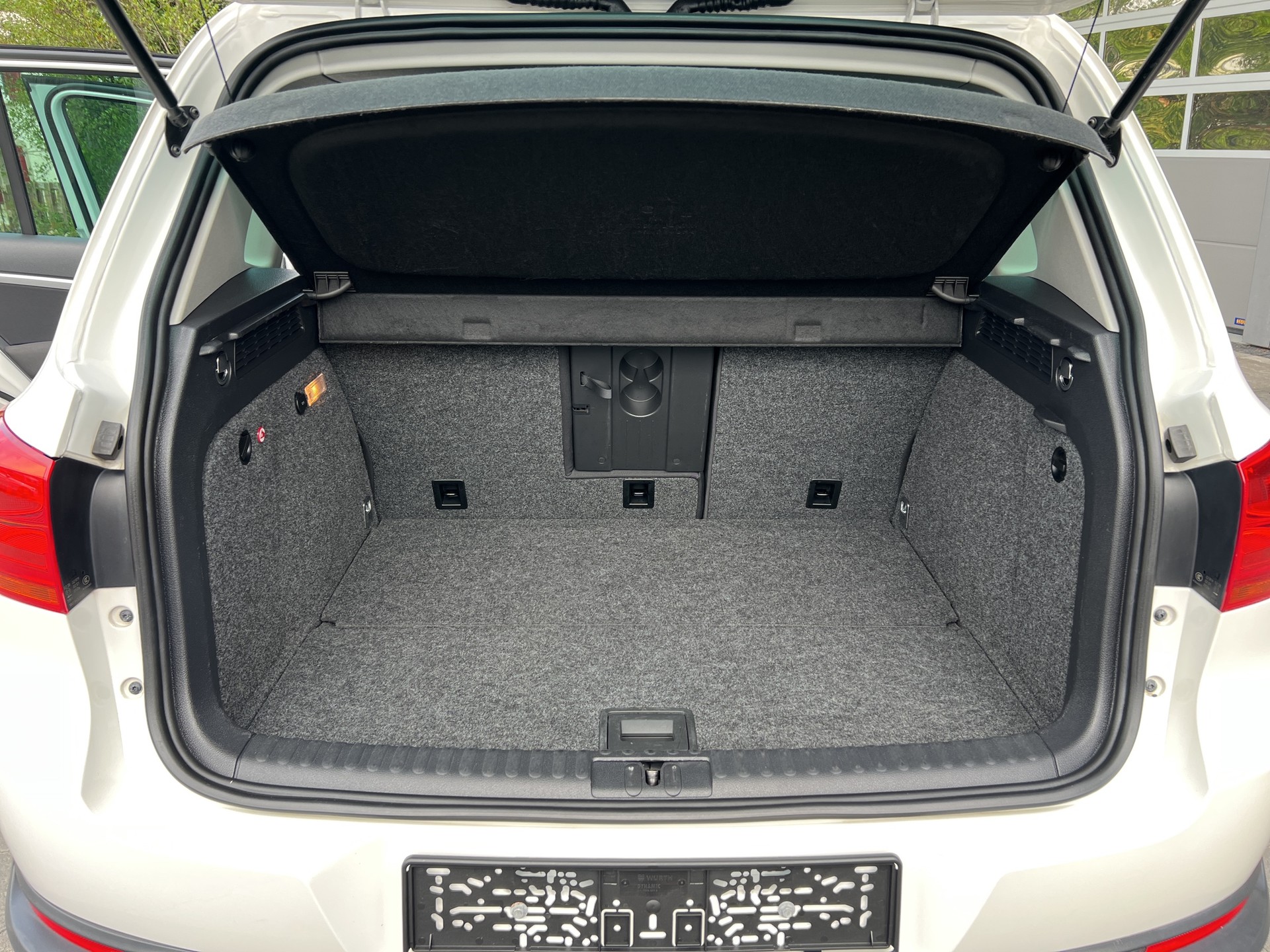 VW Tiguan 2.0 TDI BlueMotion Sport&Style 4Motion DSG-image-8