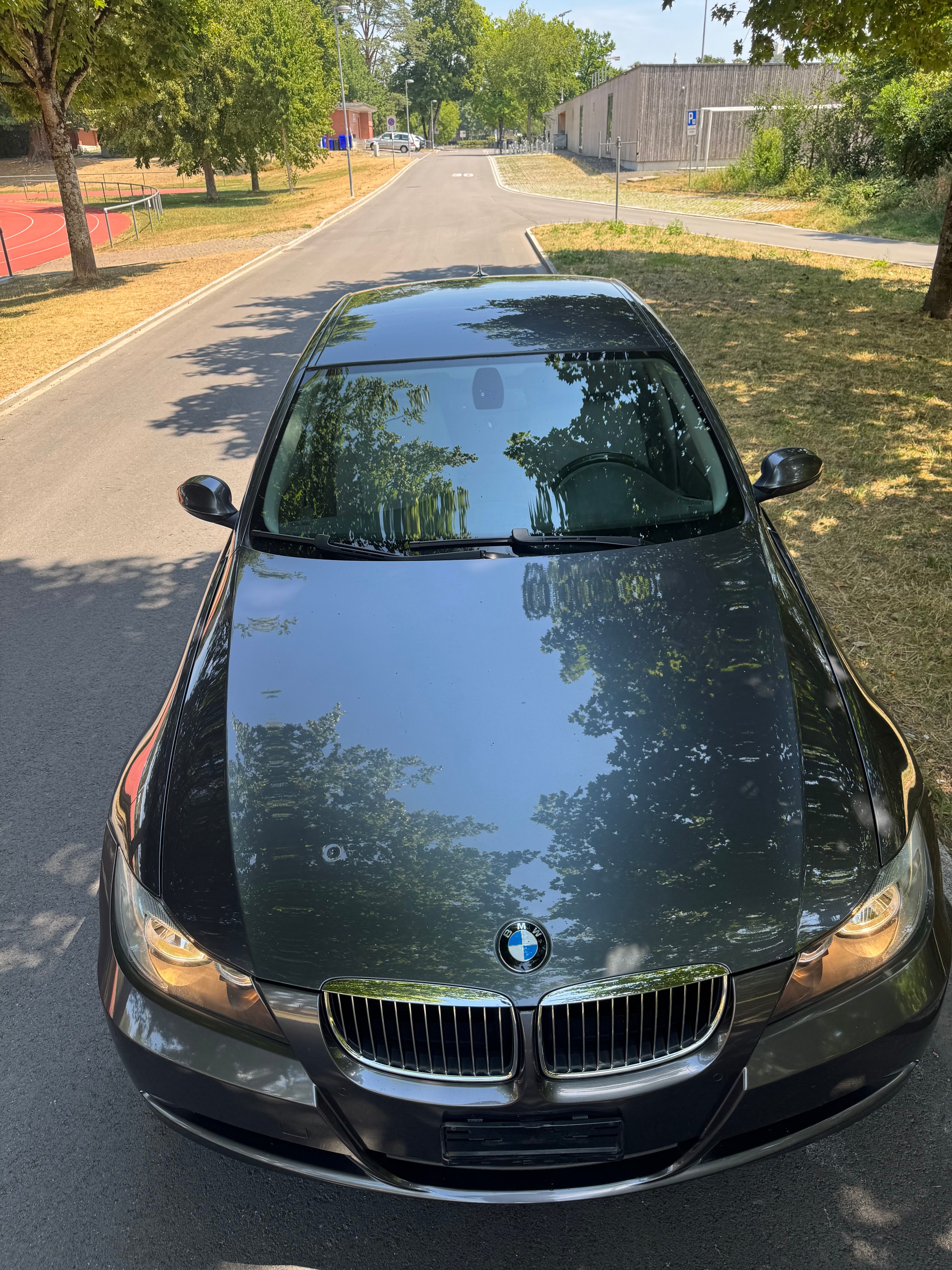 BMW 325i-image-7