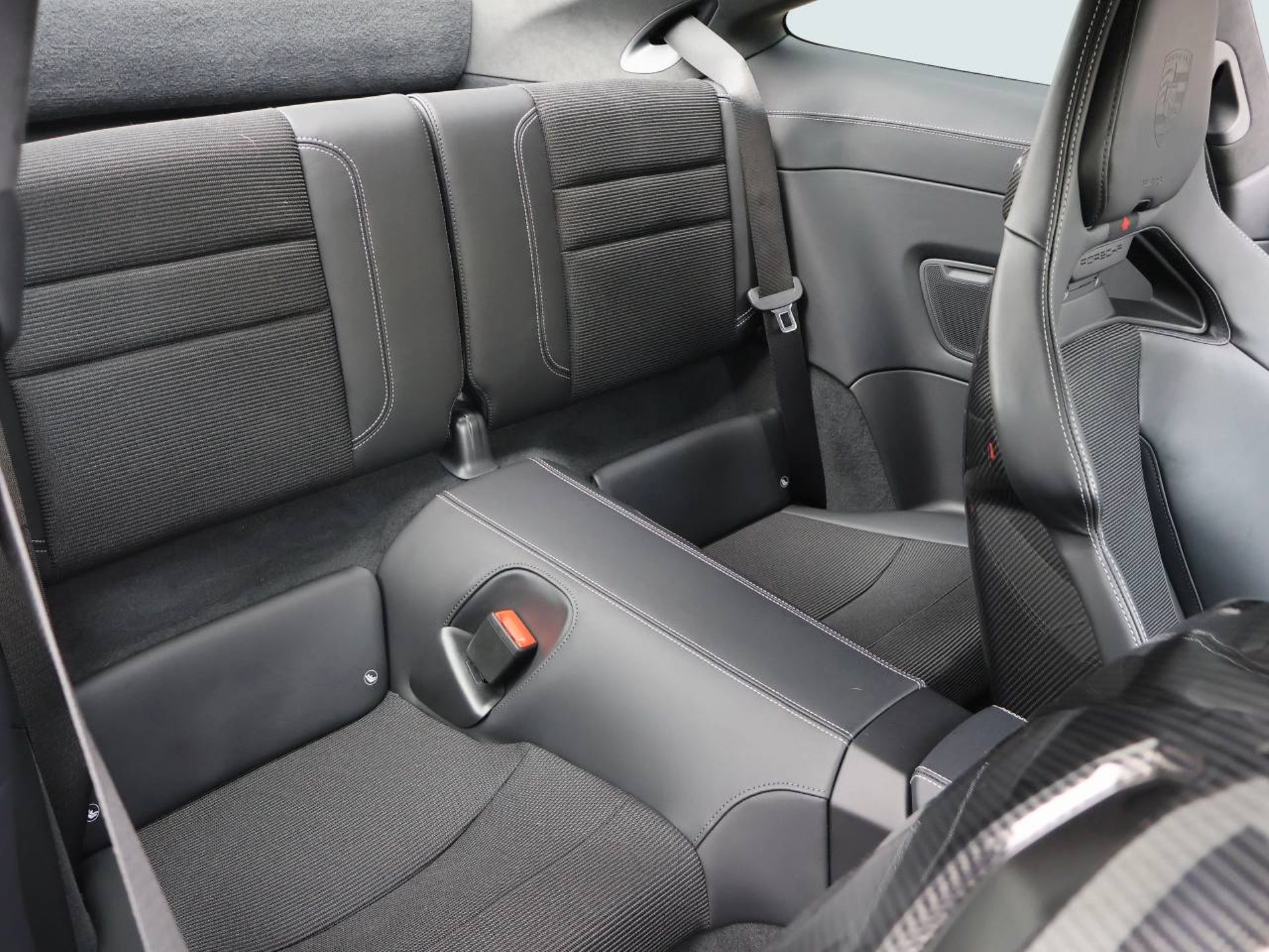 PORSCHE 911 GT3 mit Touring-Paket-image-17