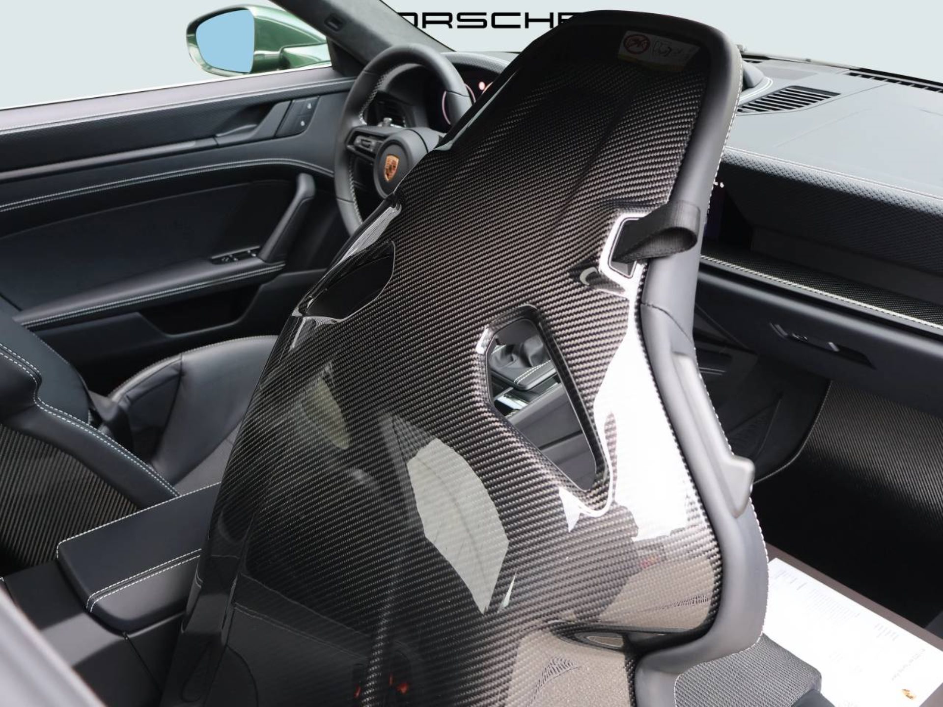 PORSCHE 911 GT3 mit Touring-Paket-image-14