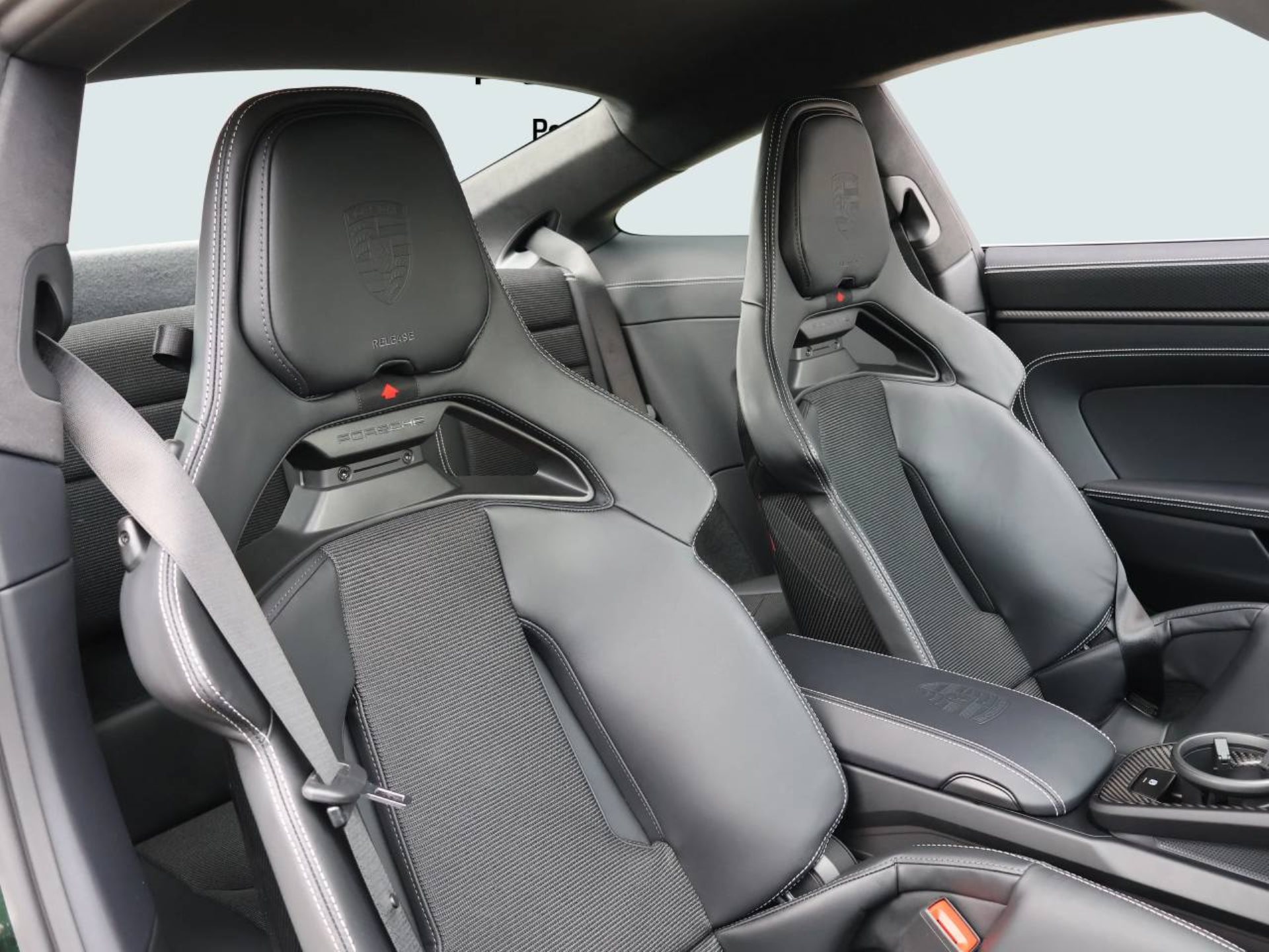 PORSCHE 911 GT3 mit Touring-Paket-image-11