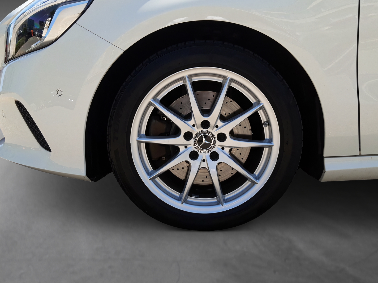 MERCEDES-BENZ A 250 4Matic-image-5