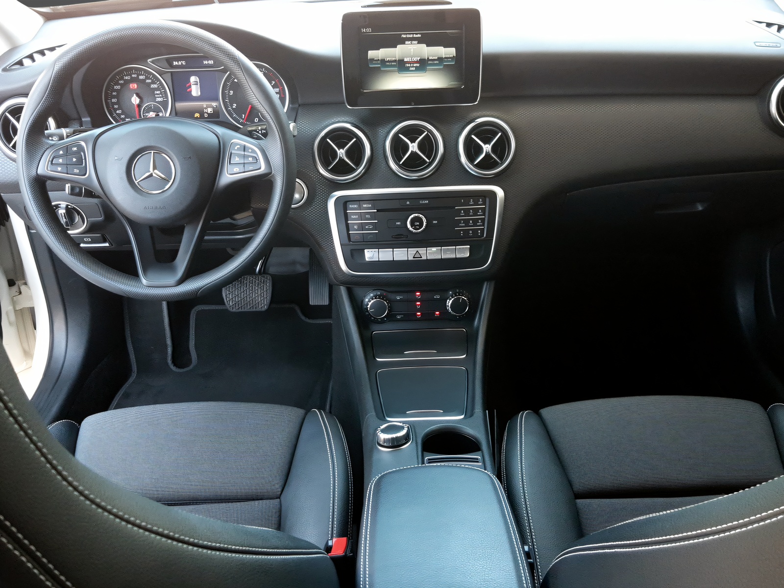 MERCEDES-BENZ A 250 4Matic-image-8