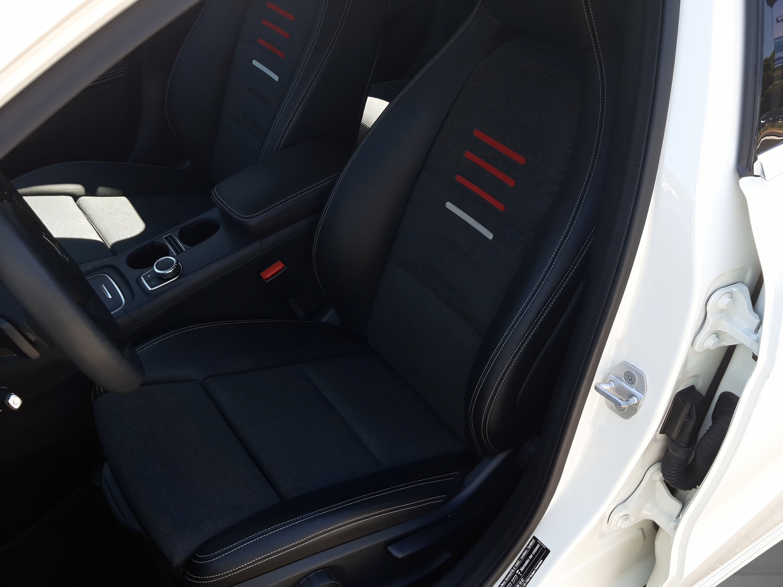MERCEDES-BENZ A 250 4Matic-image-7