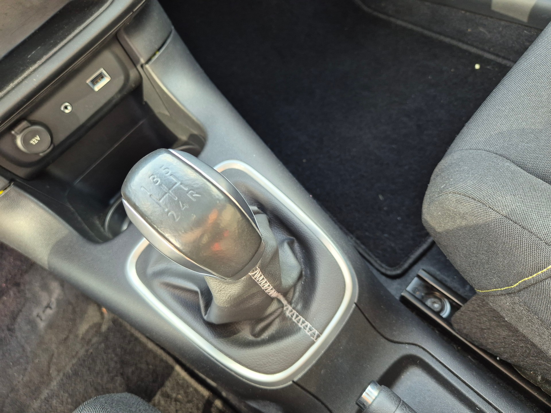 CITROEN C3 1.2i PureTech Shine-image-14