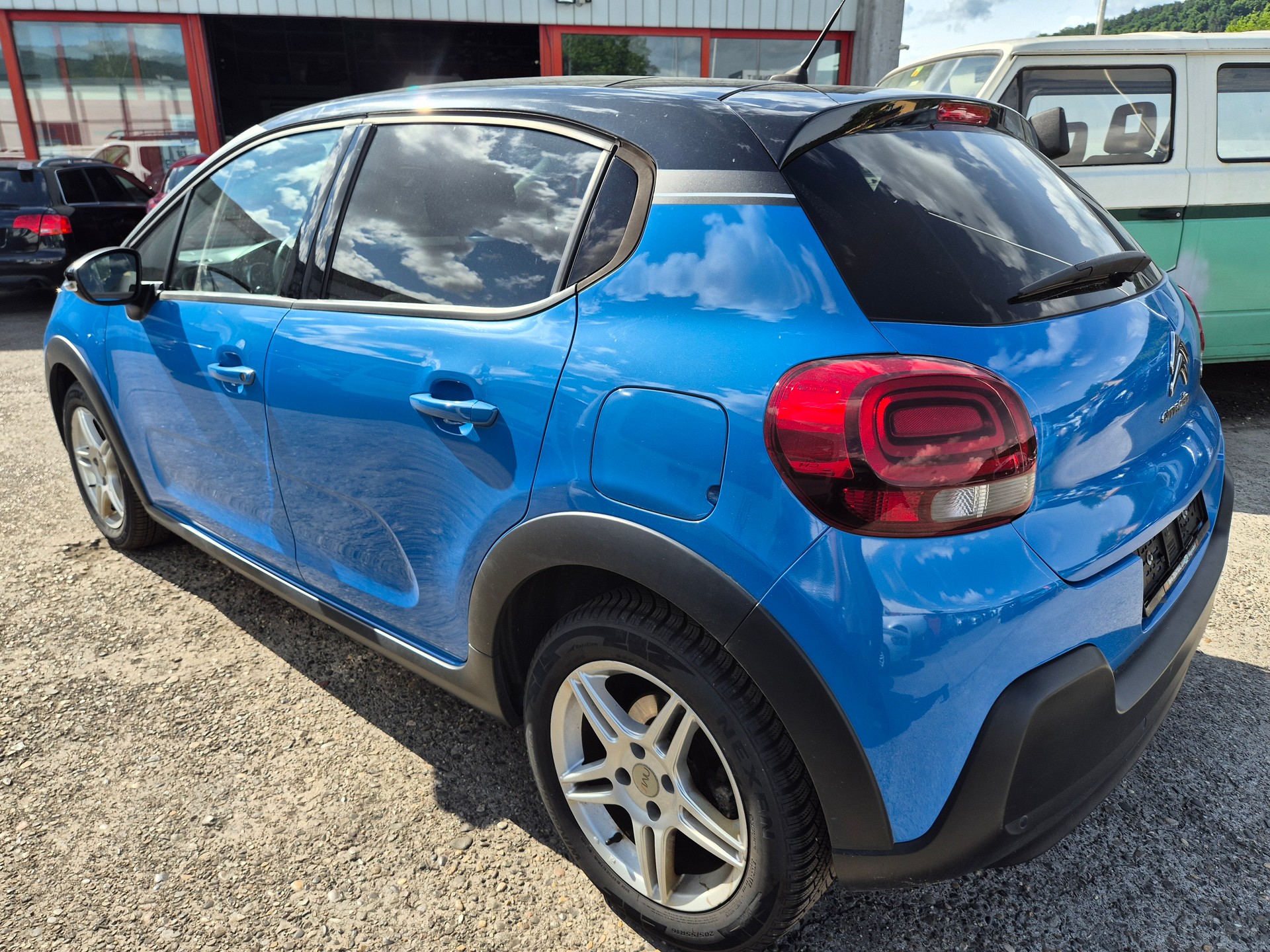 CITROEN C3 1.2i PureTech Shine-image-5