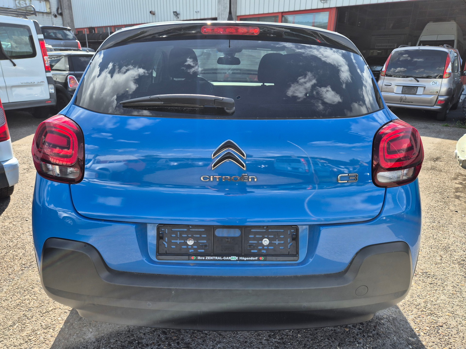 CITROEN C3 1.2i PureTech Shine-image-4
