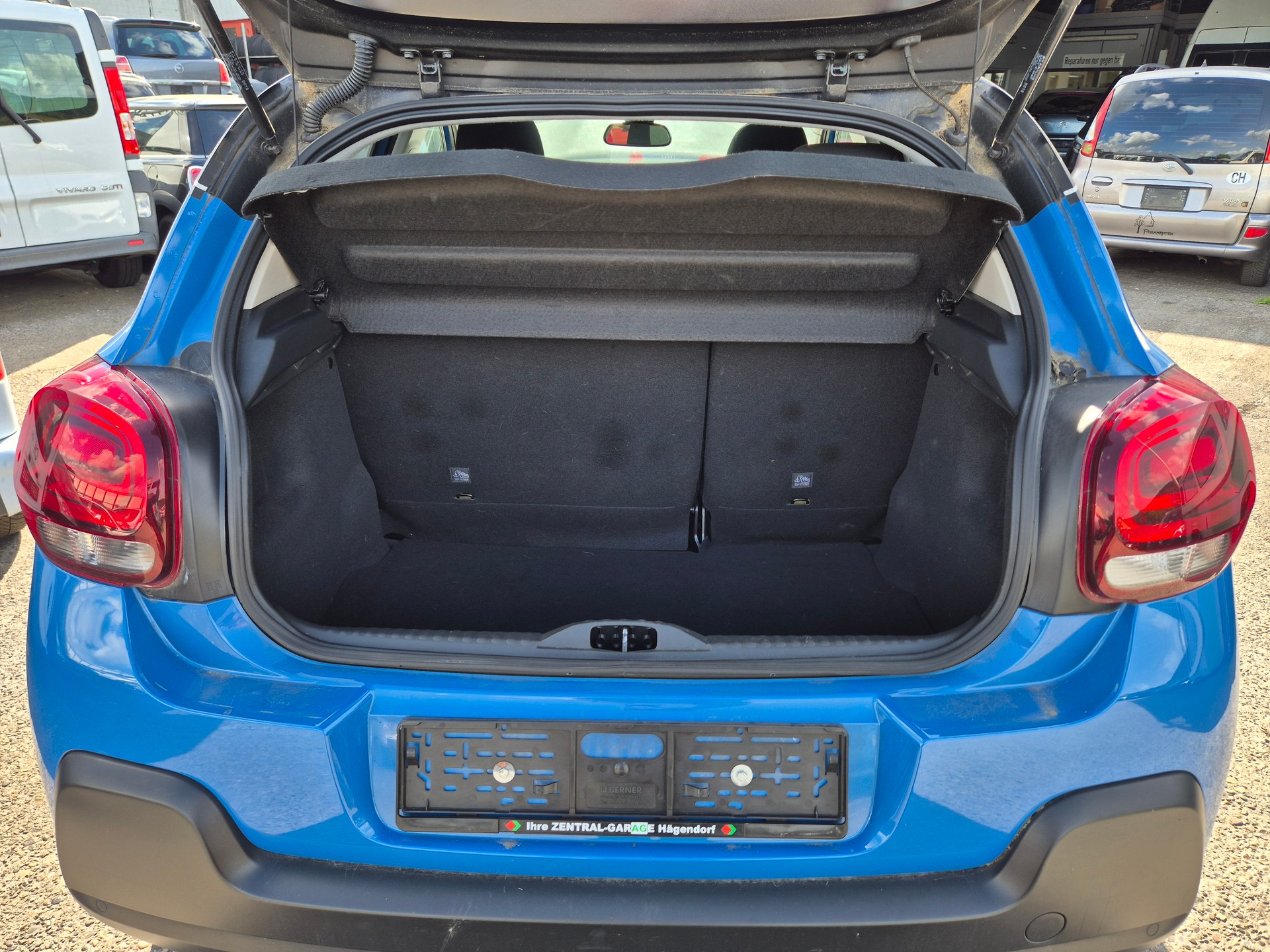 CITROEN C3 1.2i PureTech Shine-image-6